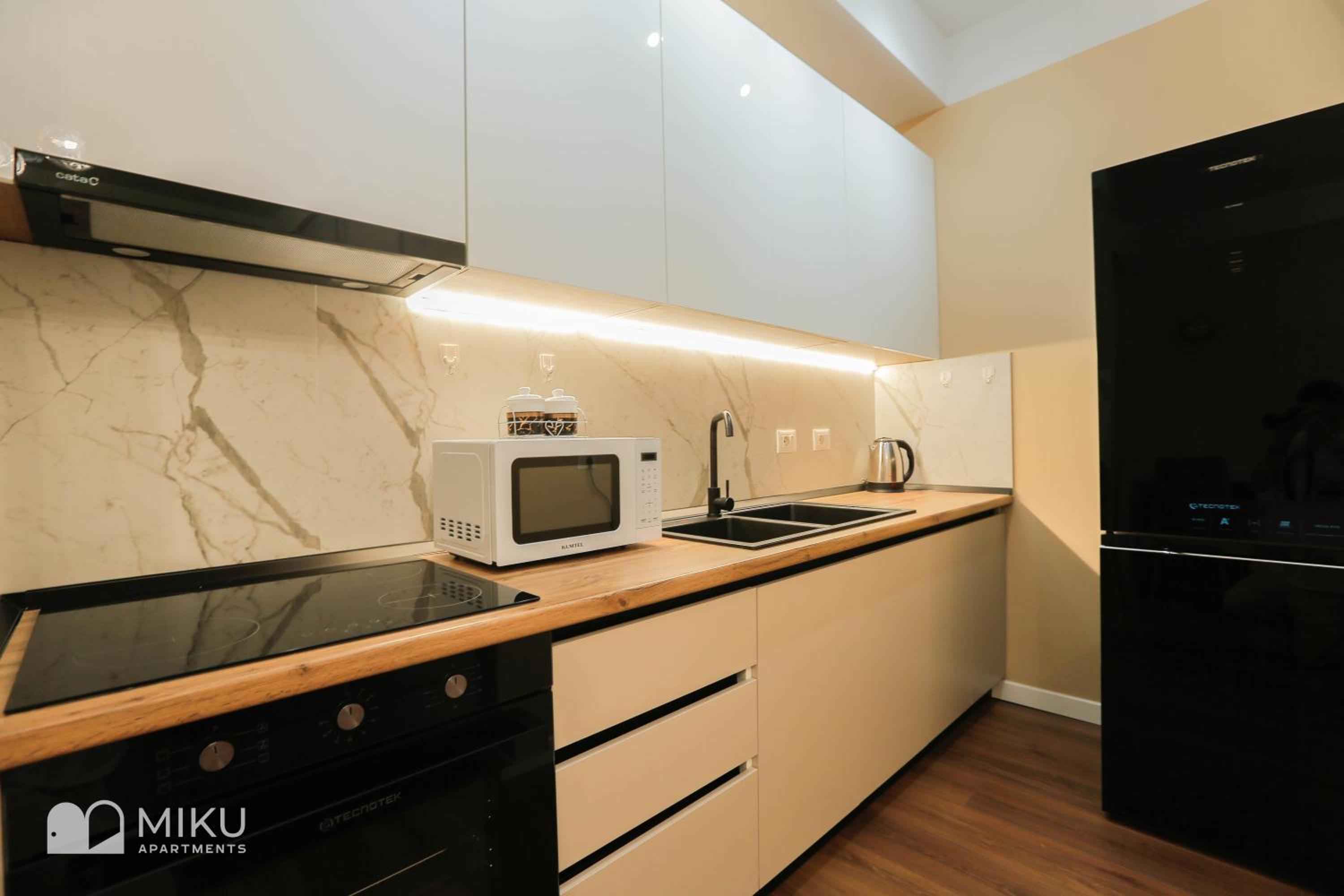 Miku Apartment - Perfect 1Bedroom At Komuna e Parisit