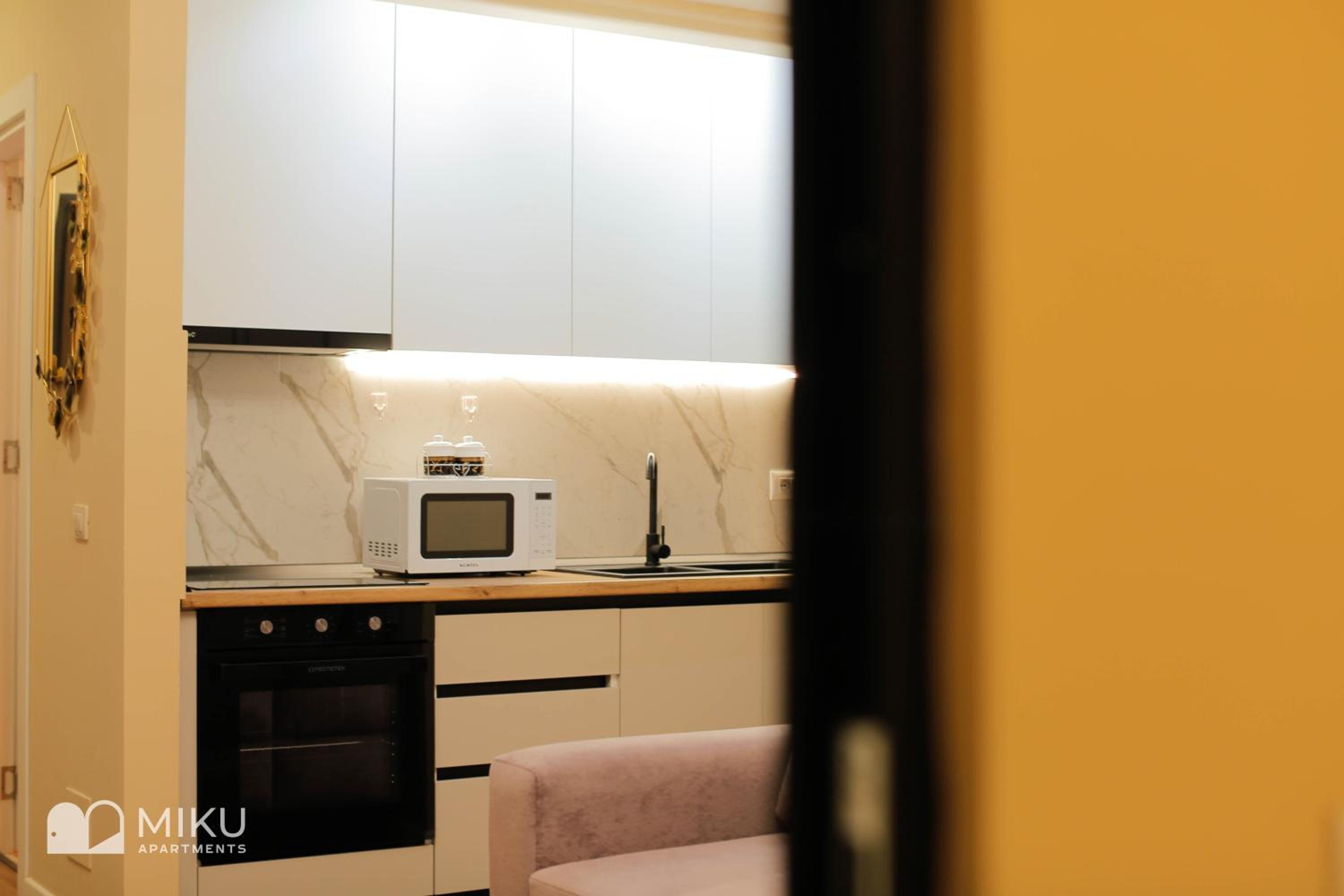 Miku Apartment - Perfect 1Bedroom At Komuna e Parisit
