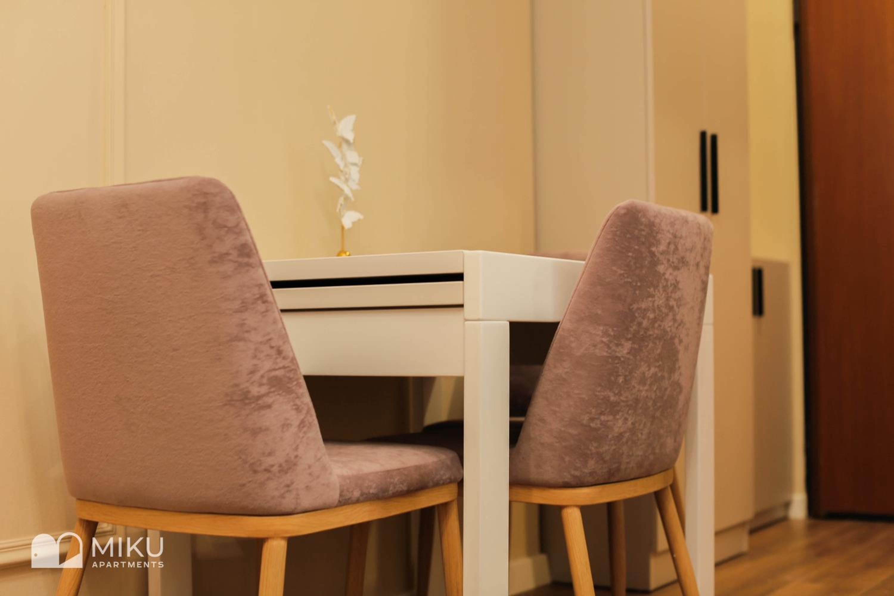 Miku Apartment - Perfect 1Bedroom At Komuna e Parisit