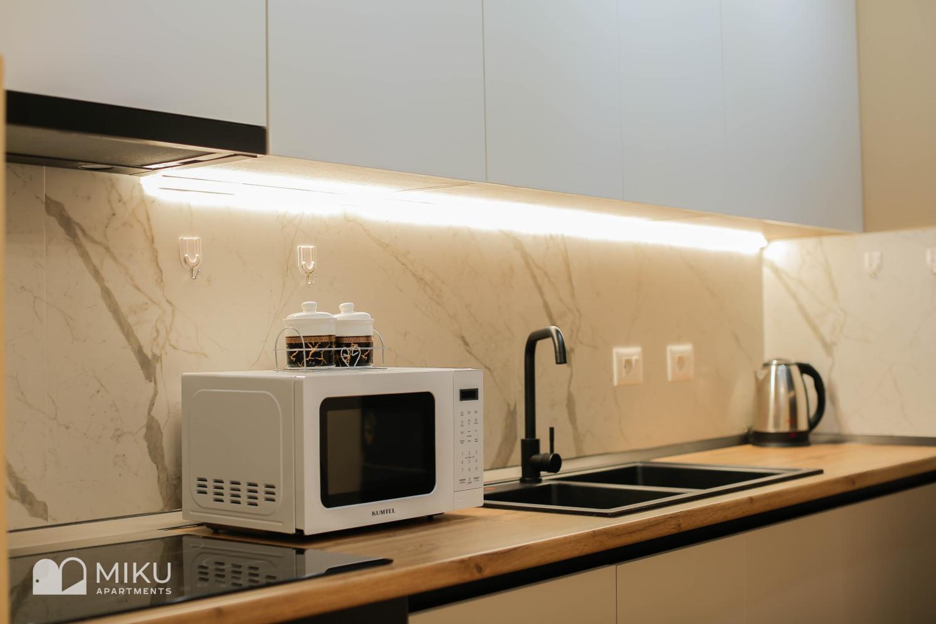 Miku Apartment - Perfect 1Bedroom At Komuna e Parisit