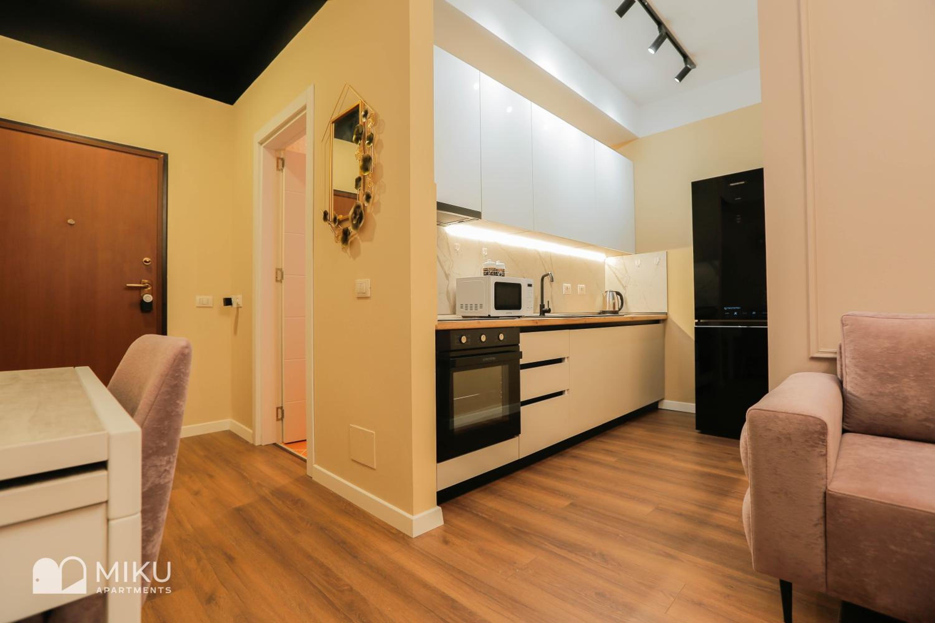 Miku Apartment - Perfect 1Bedroom At Komuna e Parisit