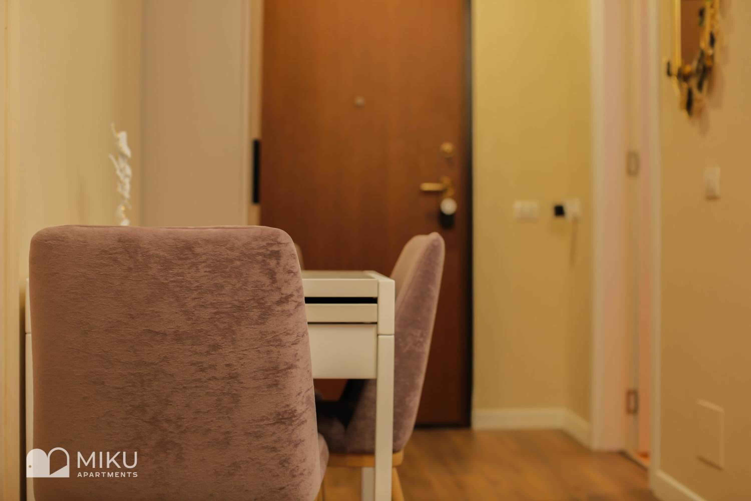 Miku Apartment - Perfect 1Bedroom At Komuna e Parisit