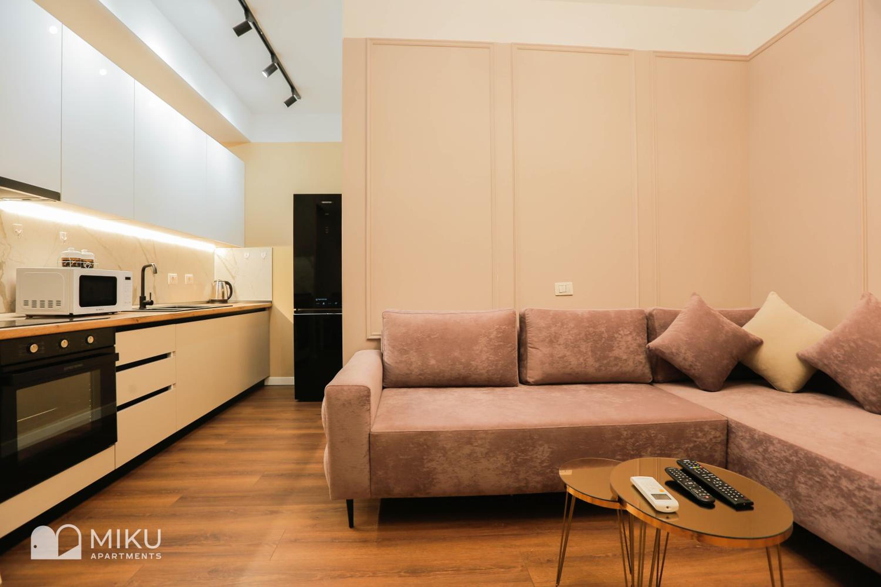 Miku Apartment - Perfect 1Bedroom At Komuna e Parisit