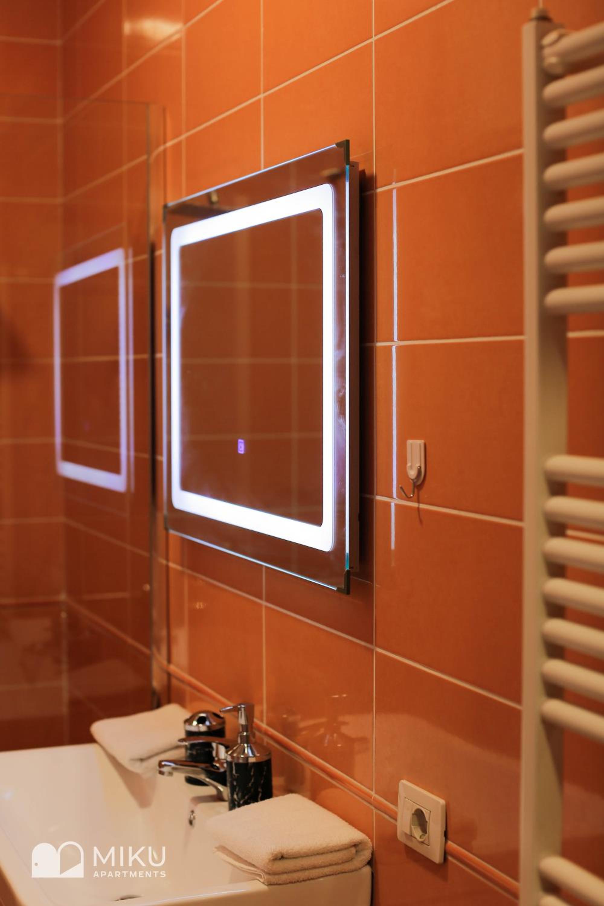 Miku Apartment - Perfect 1Bedroom At Komuna e Parisit