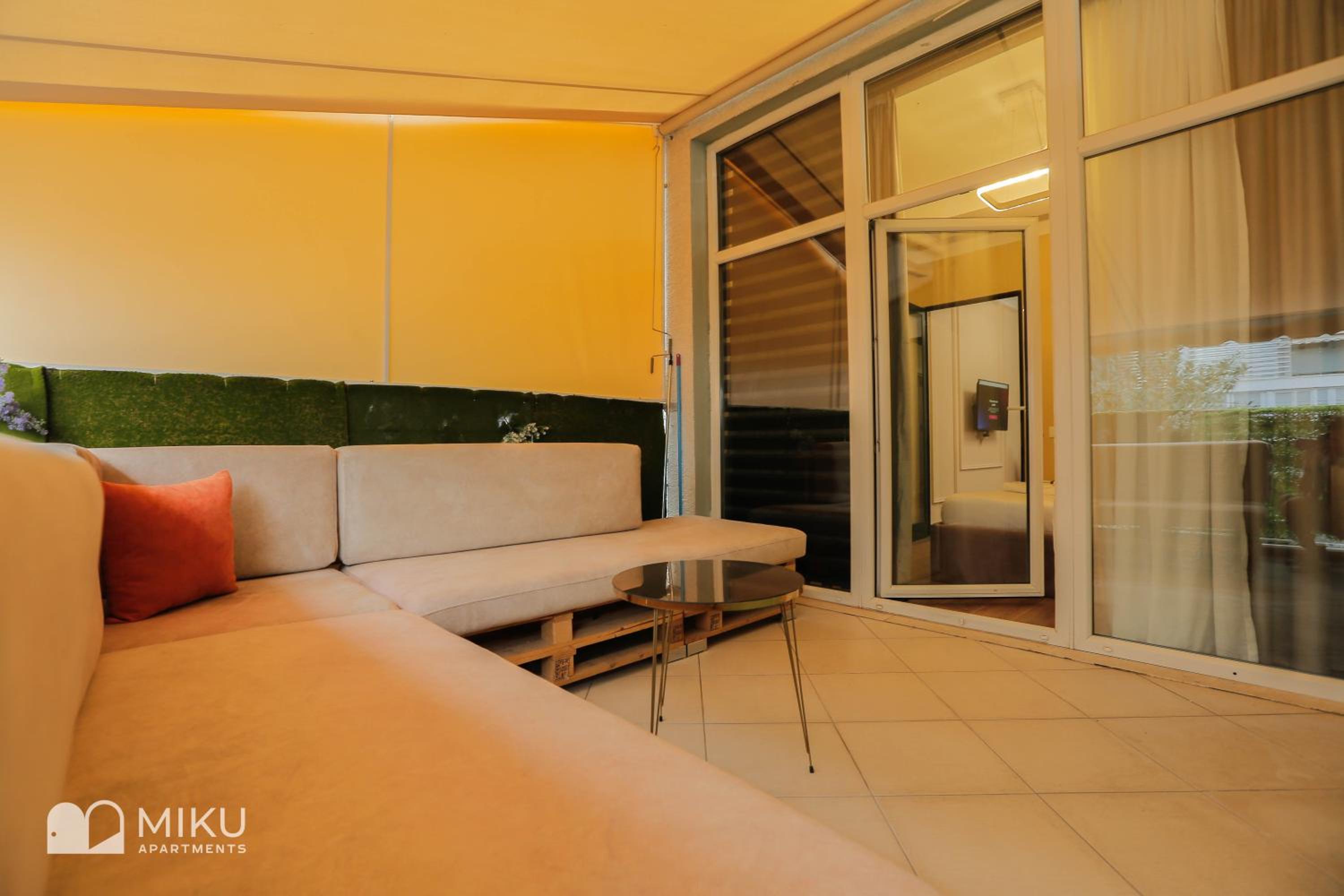 Miku Apartment - Perfect 1Bedroom At Komuna e Parisit