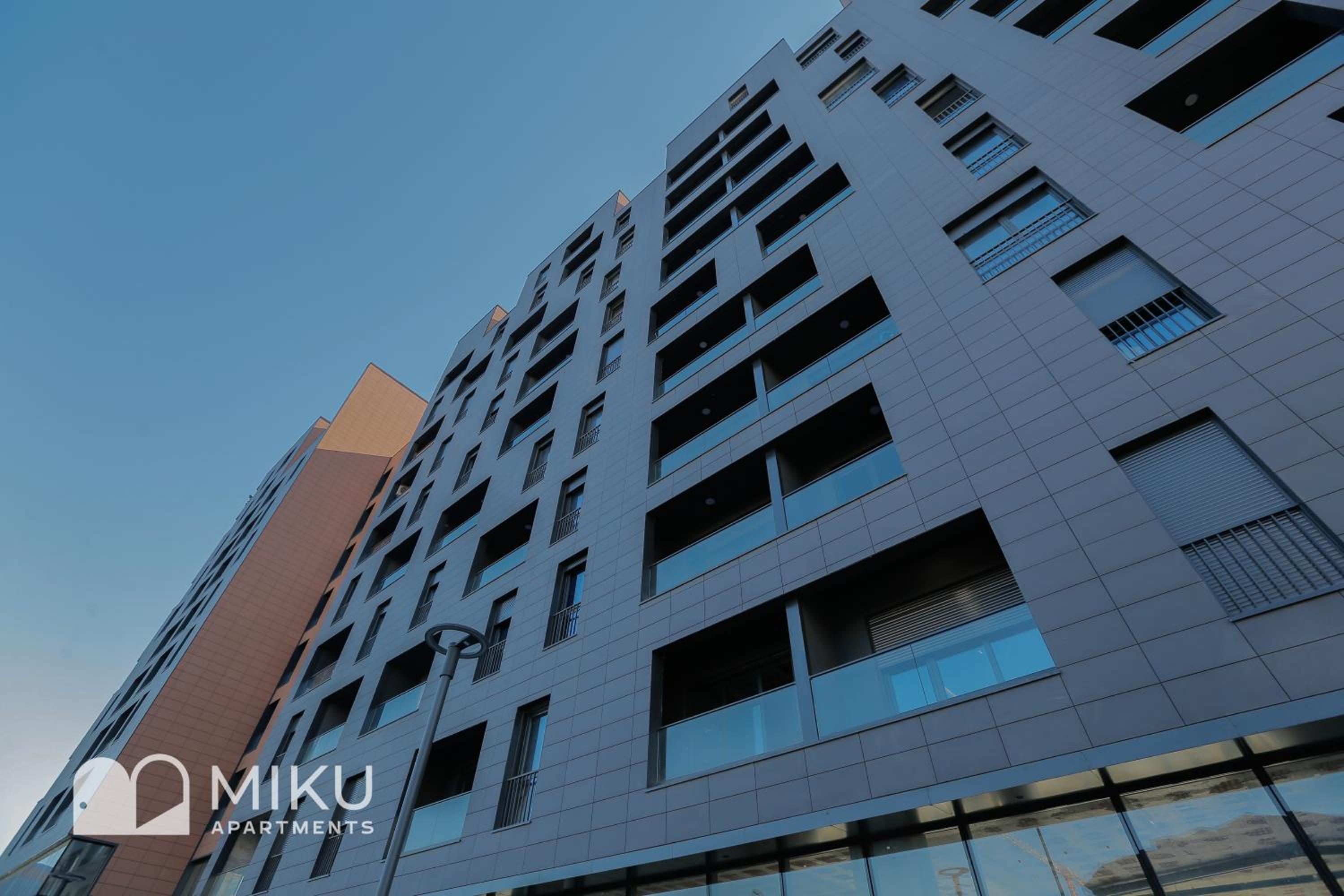 Miku Apartment-Elegant 1BD Apartment At Olympic Residence