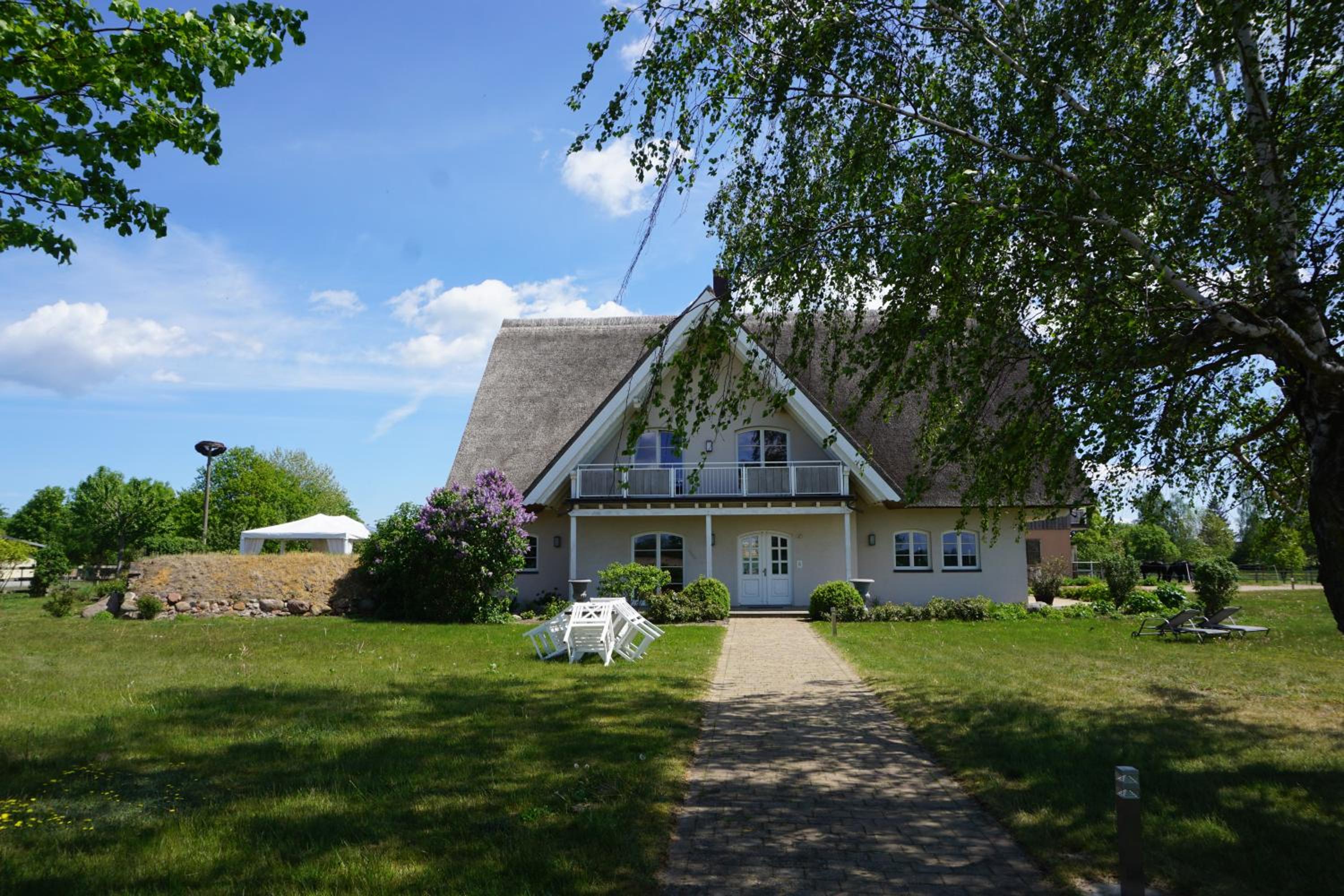 Lerchenhof Reestow - Ruhige Premium Apartments & Sauna