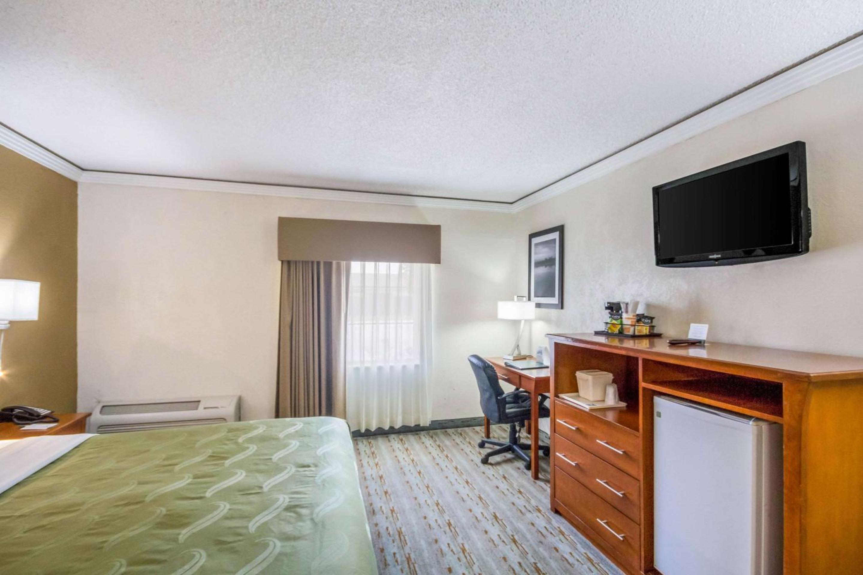 Quality Inn & Suites Kansas City - Independence I-70 East
