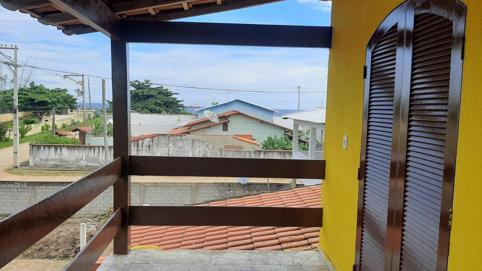 3º andar independente - Casa a 50m da praia com vista lateral para o mar