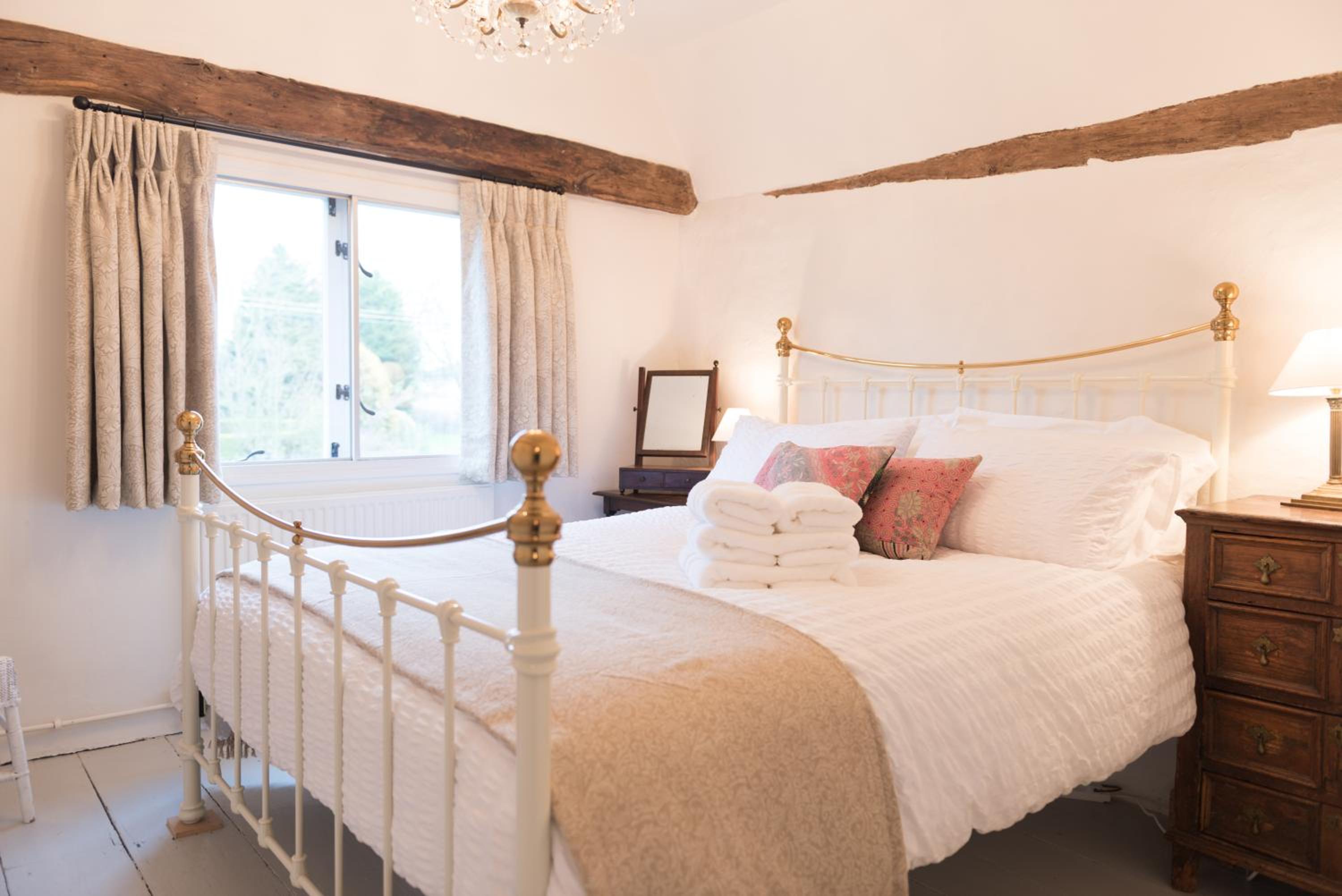 Water Cottage, a perfect ancient House in Suffolks prettiest tiny village view 5