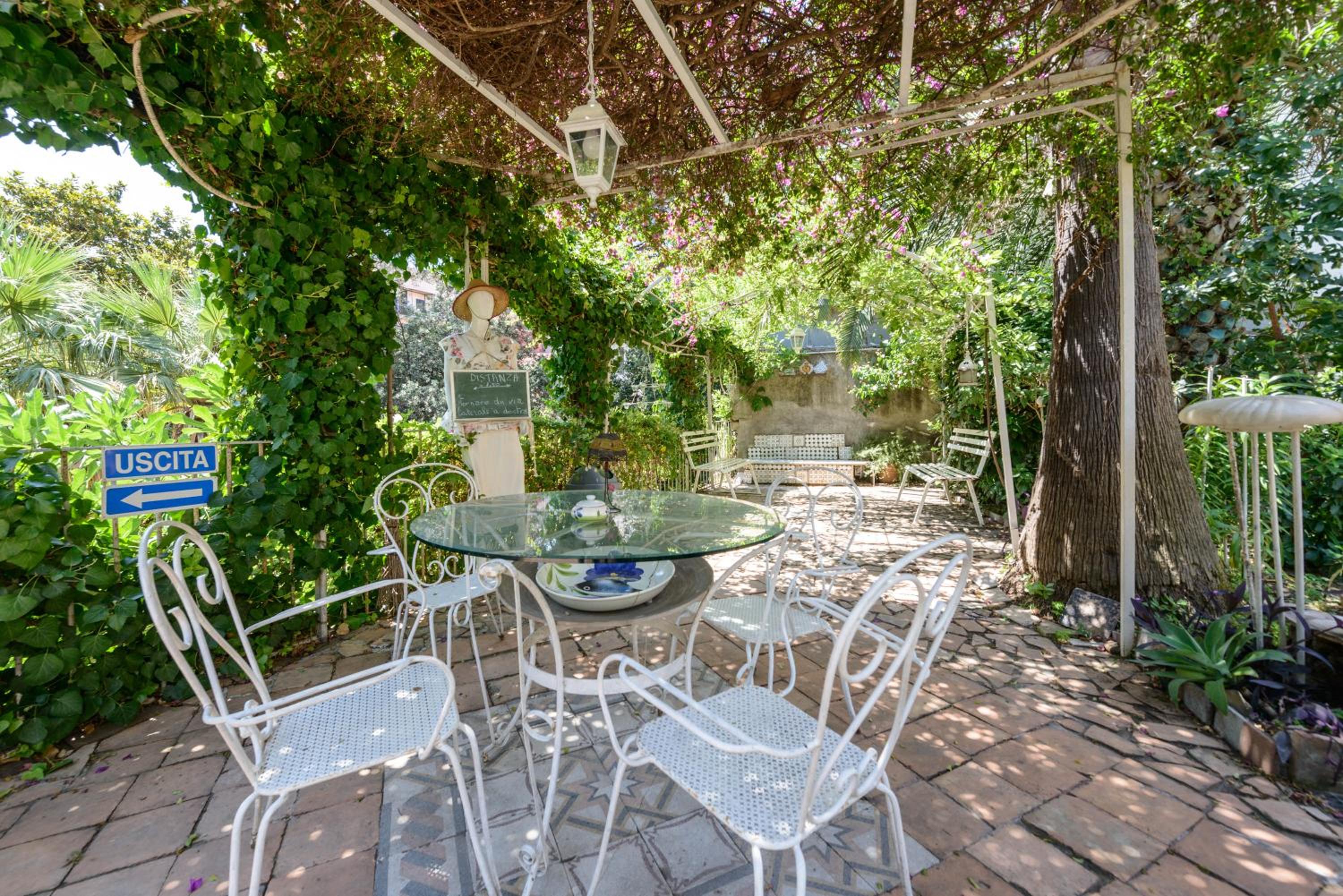 Giardino Segreto - Via Foria 216 Ammezzato