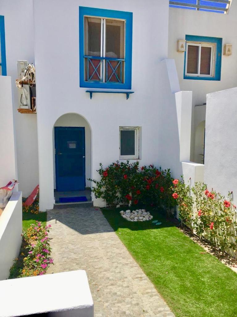 Fully Furnished 4-Bed Town House in Mountain View Ras Al-Hekma view 2