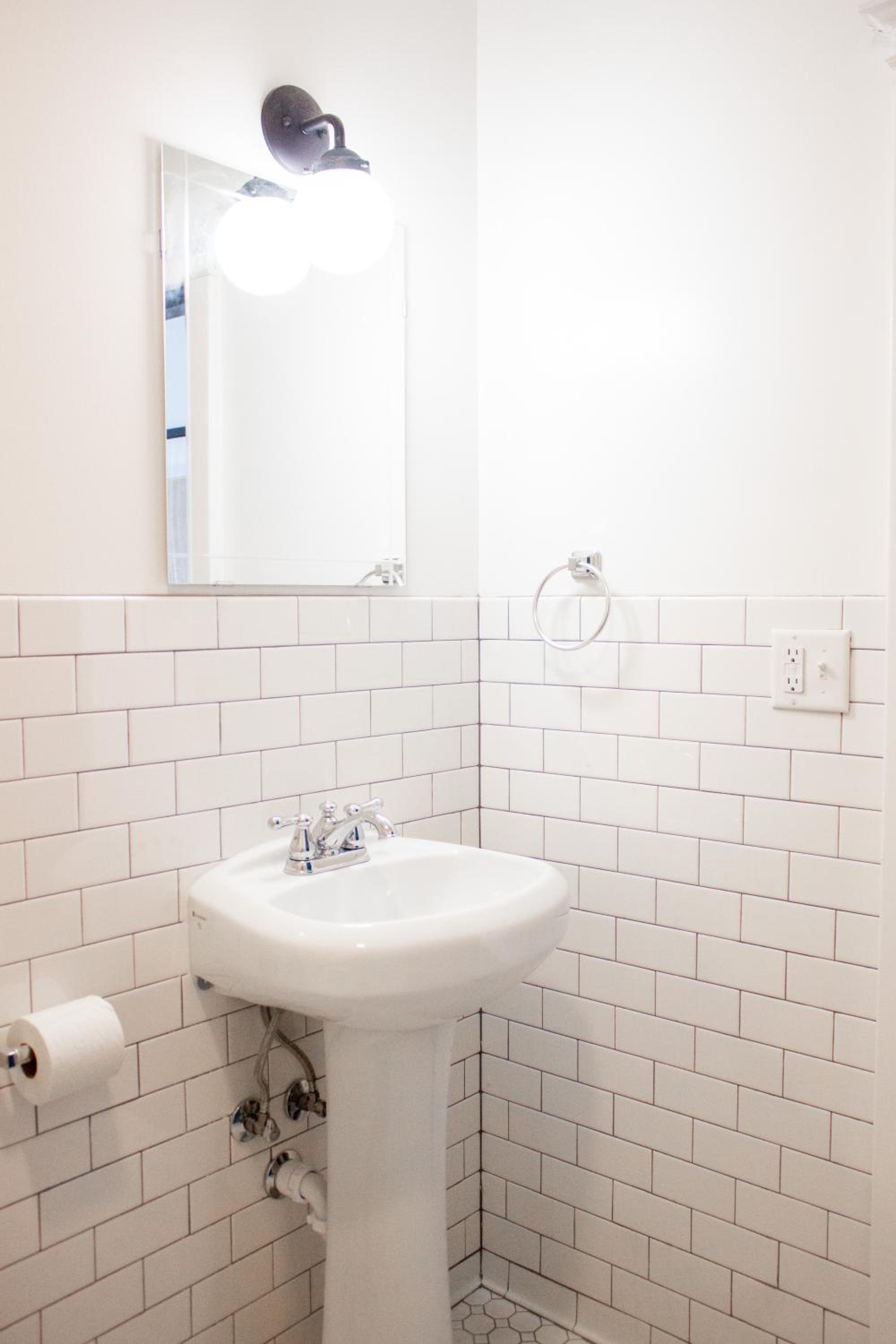 11th Avenue Hostel