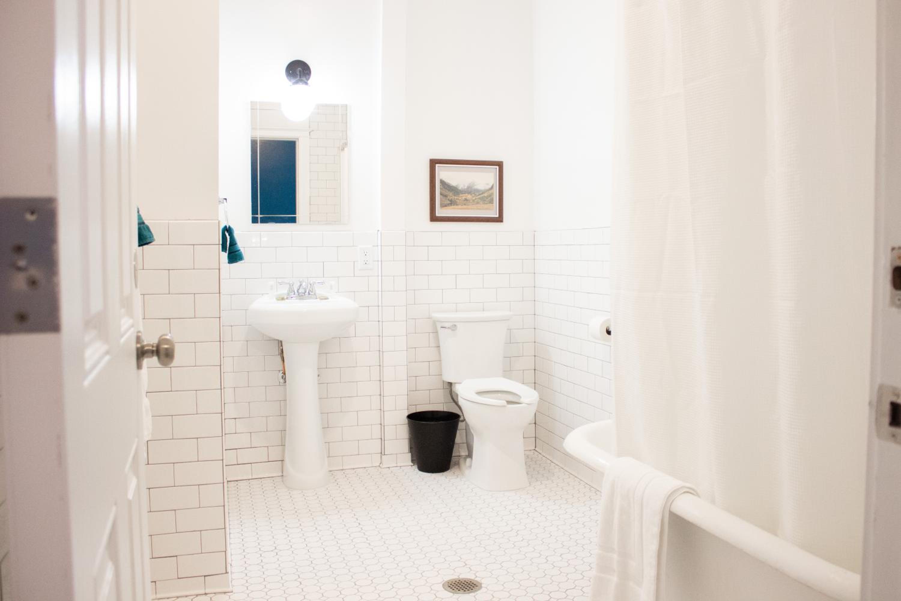 11th Avenue Hostel
