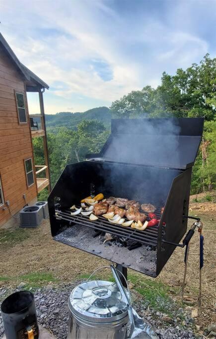 New / 3 King Suites / Sleeps12 / View / 5 mi to PF / Hot tub view 4