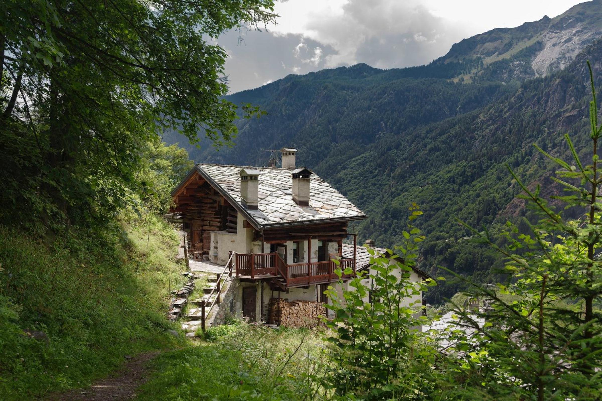 HelloChalet - Chalet da MiRo - Sunny terraces with stunning Matterhorn views, reachable on foot only