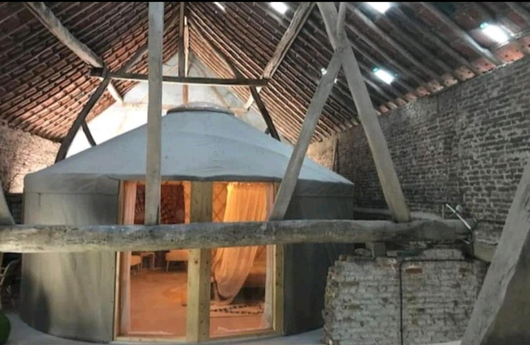Vakantiewoning in monumentale boerderij met yurt