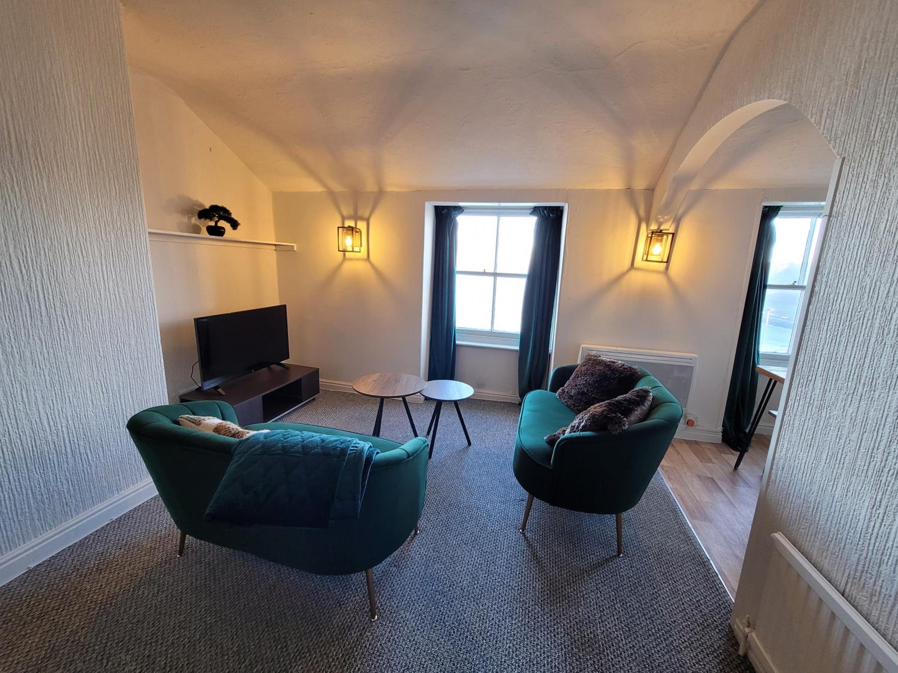 Sea view Penthouse flat 6 with fast WiFi and Free PARKING view 2