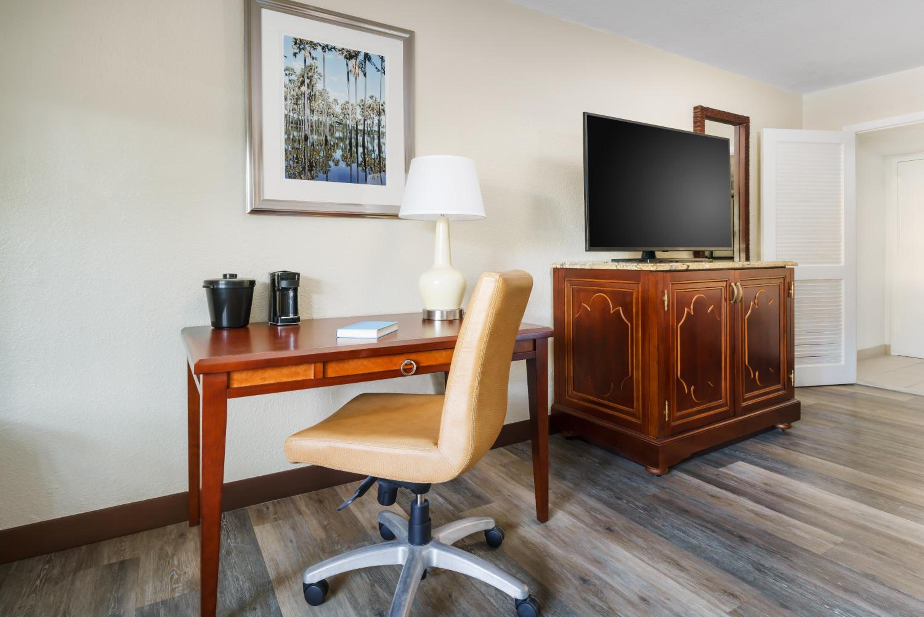 Coco Key Hotel & Water Park Resort 3