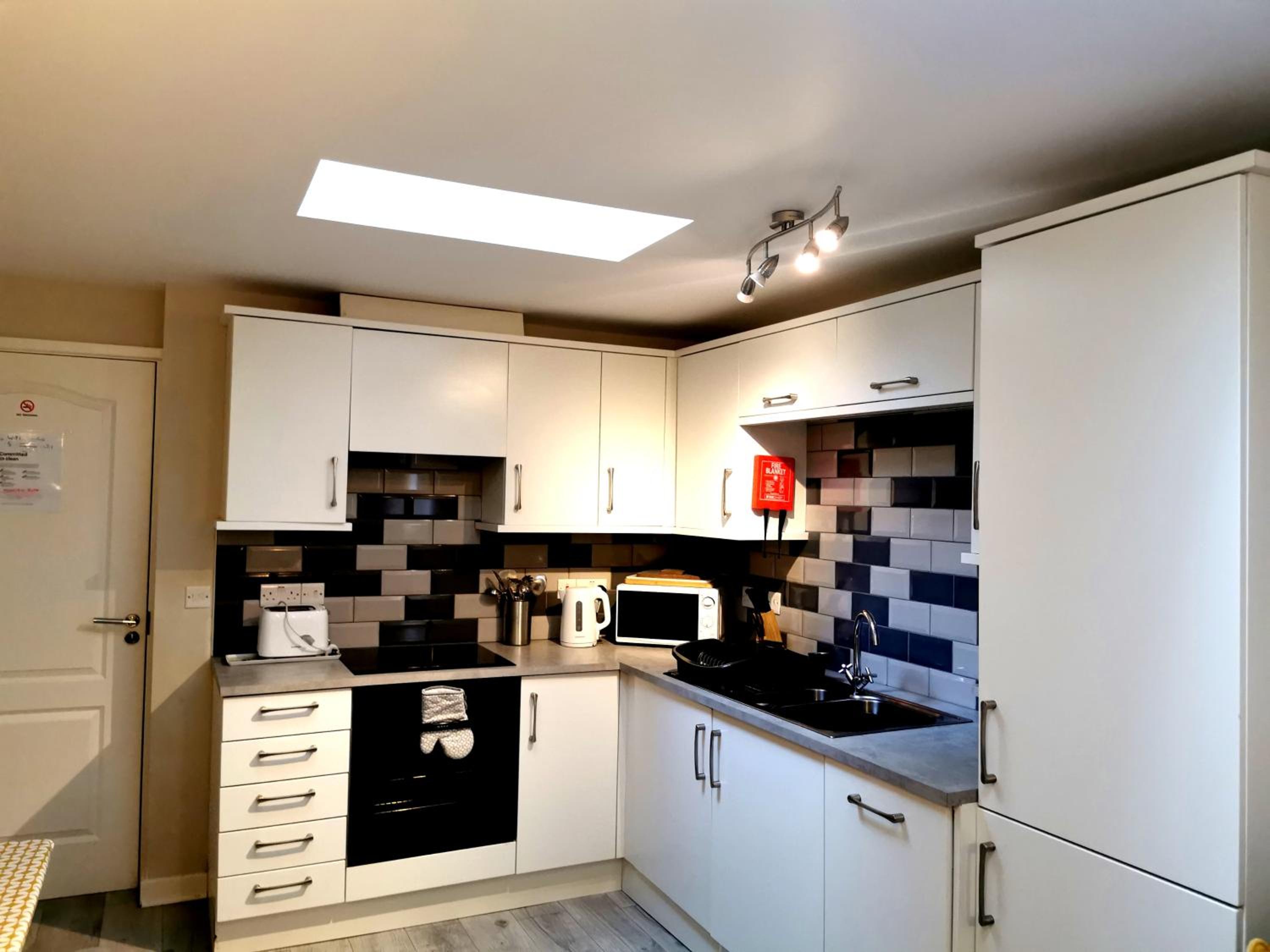 Sunflower Apartment, recently renovated stylish dog-friendly two bedroom apartment near Tenby with outdoor space view 2