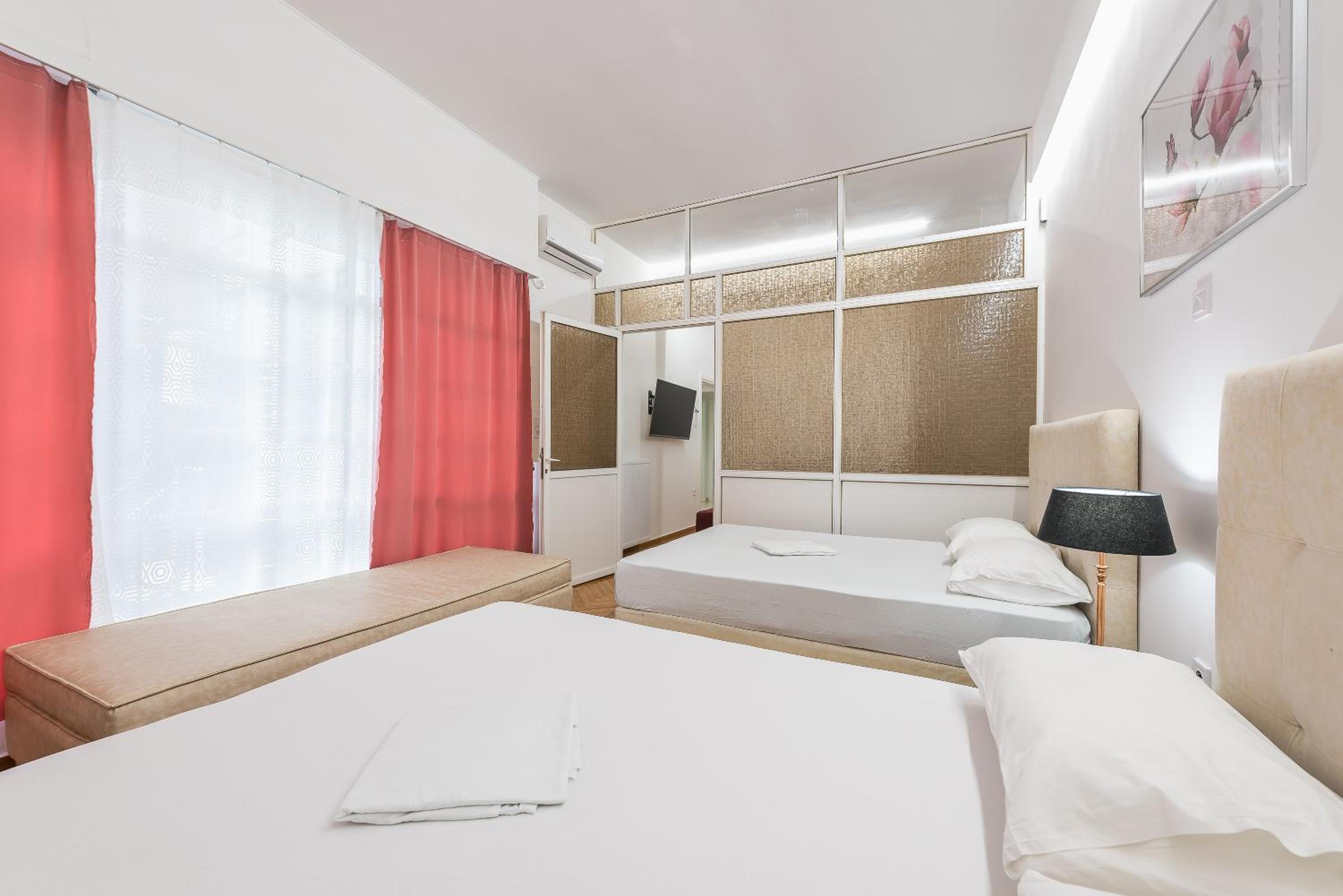 Victoria Prestige Suites Apartments
