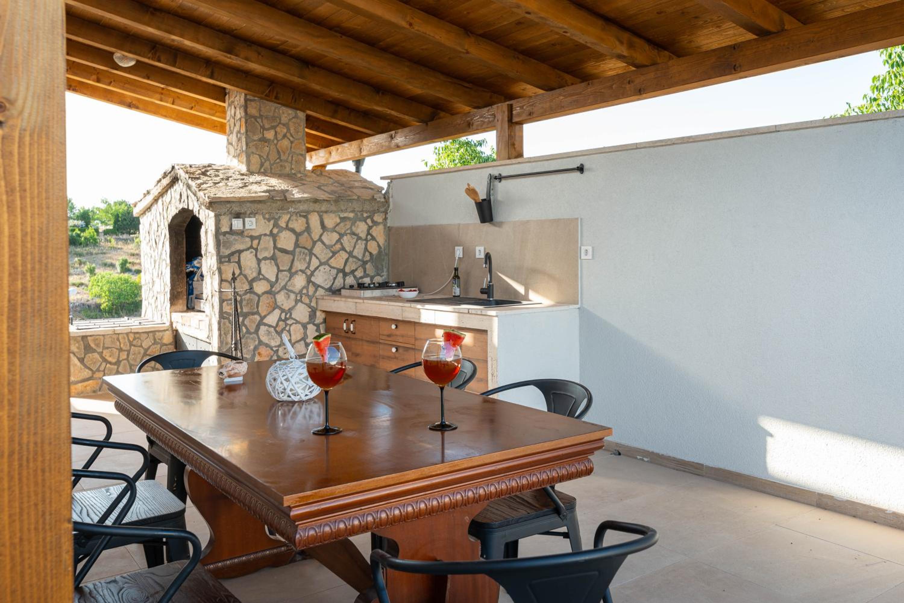 Modern Rustic Villa Kate view 4