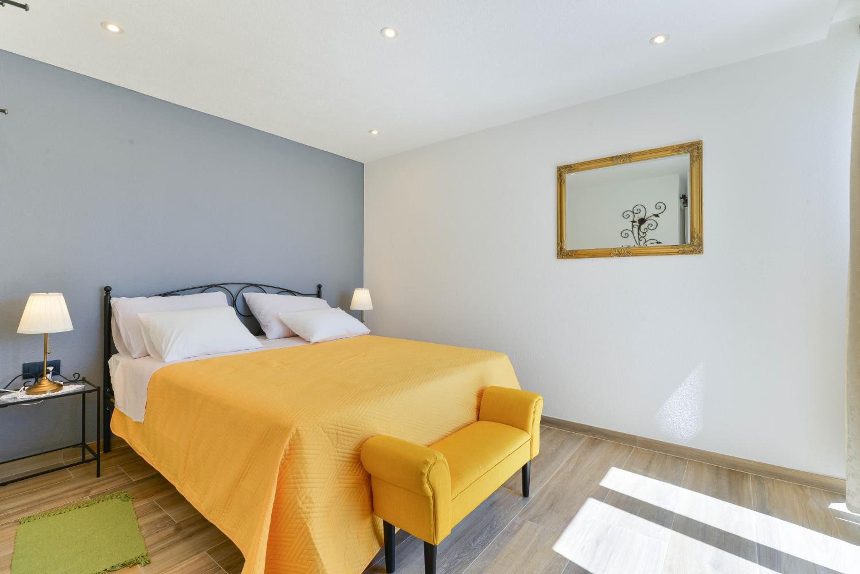 Modern Rustic Villa Kate view 5