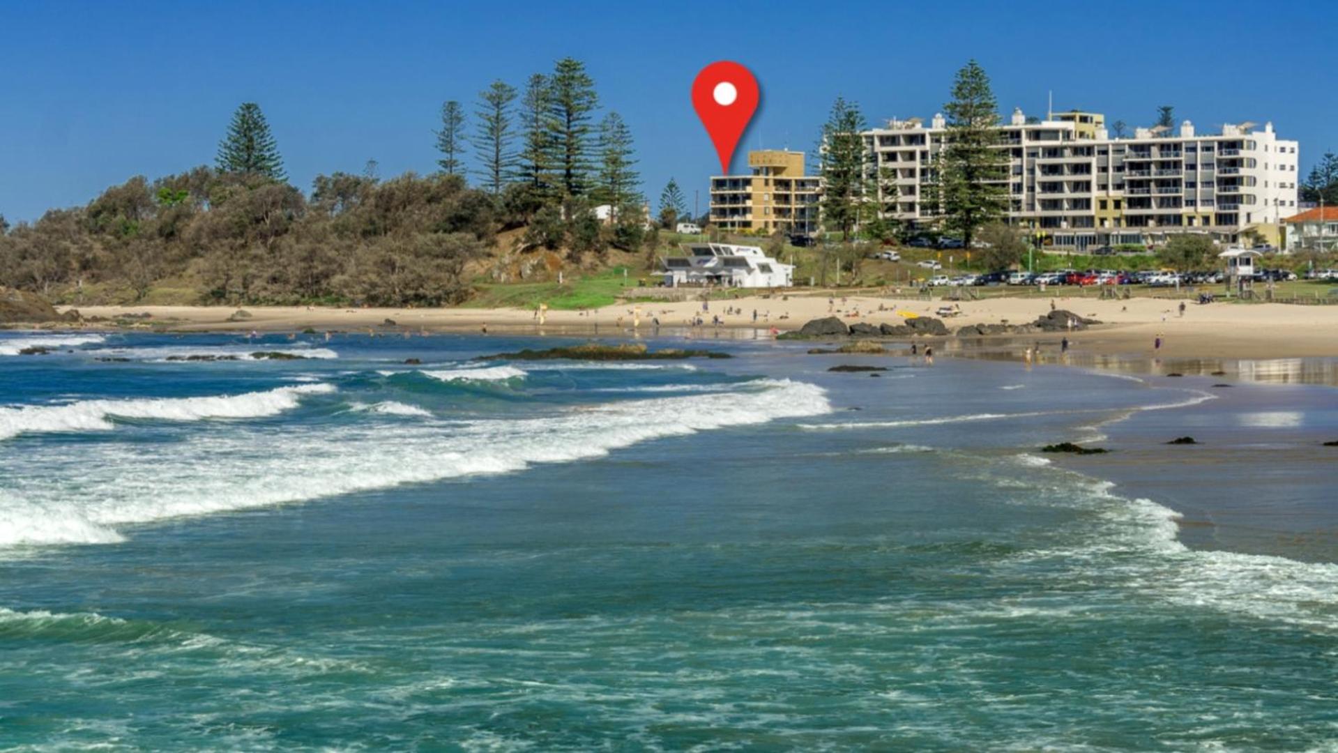 Hotel Perfectly Positioned Beachfront Apartment - Unit 6 - Image 1