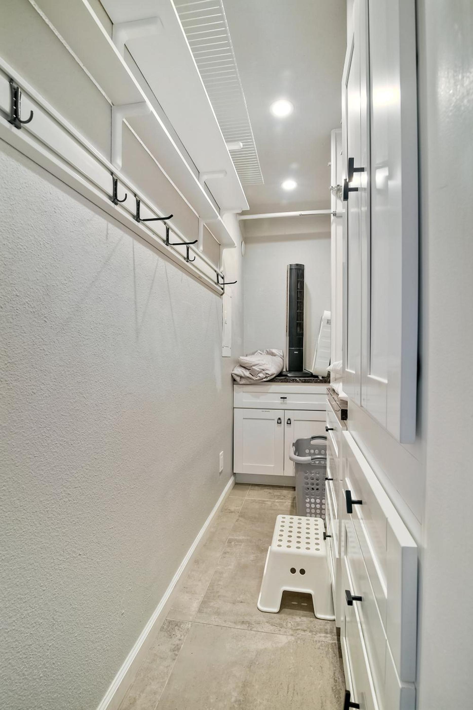 Oceanfront Condo, Hot Tub, Heated Pool, Beach Access, Beach Gear view 4