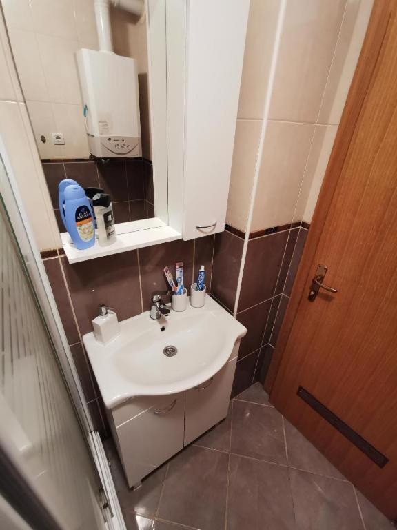 FiORE studio en Osijek — bathroom