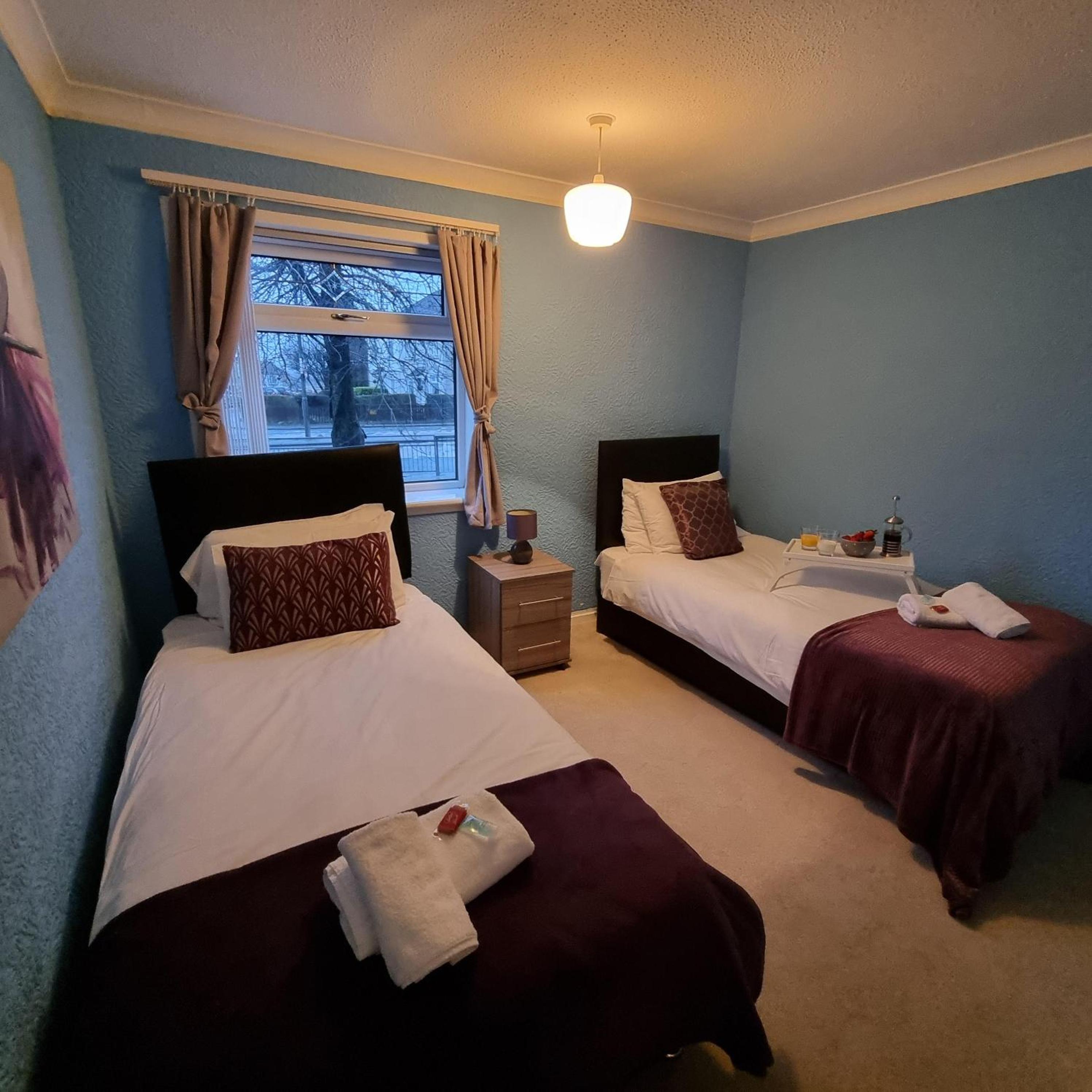 PREMIER - Whifflet Apartment view 4