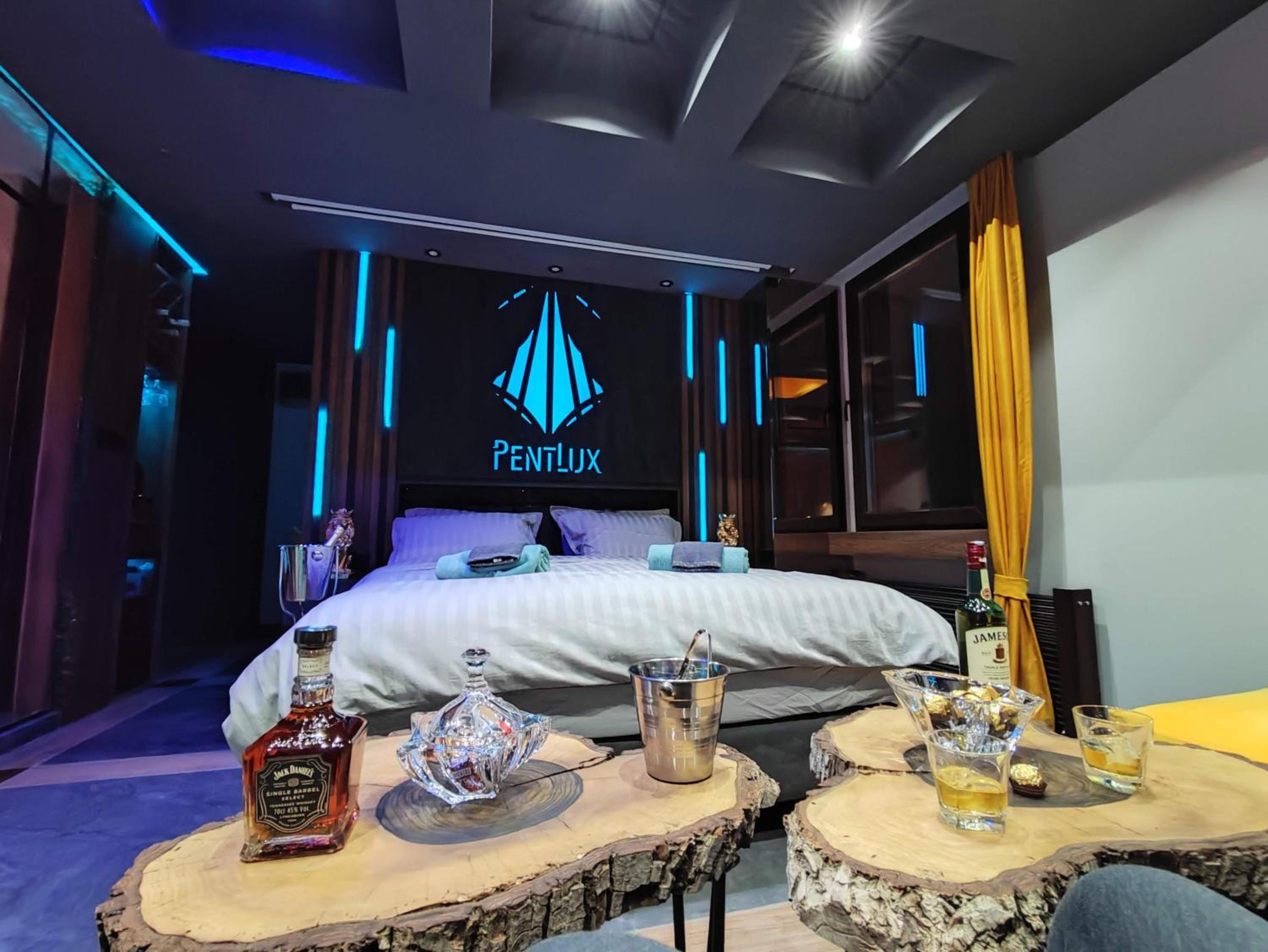 PentLux - SPA Penthouse in the heart of Skopje view 5
