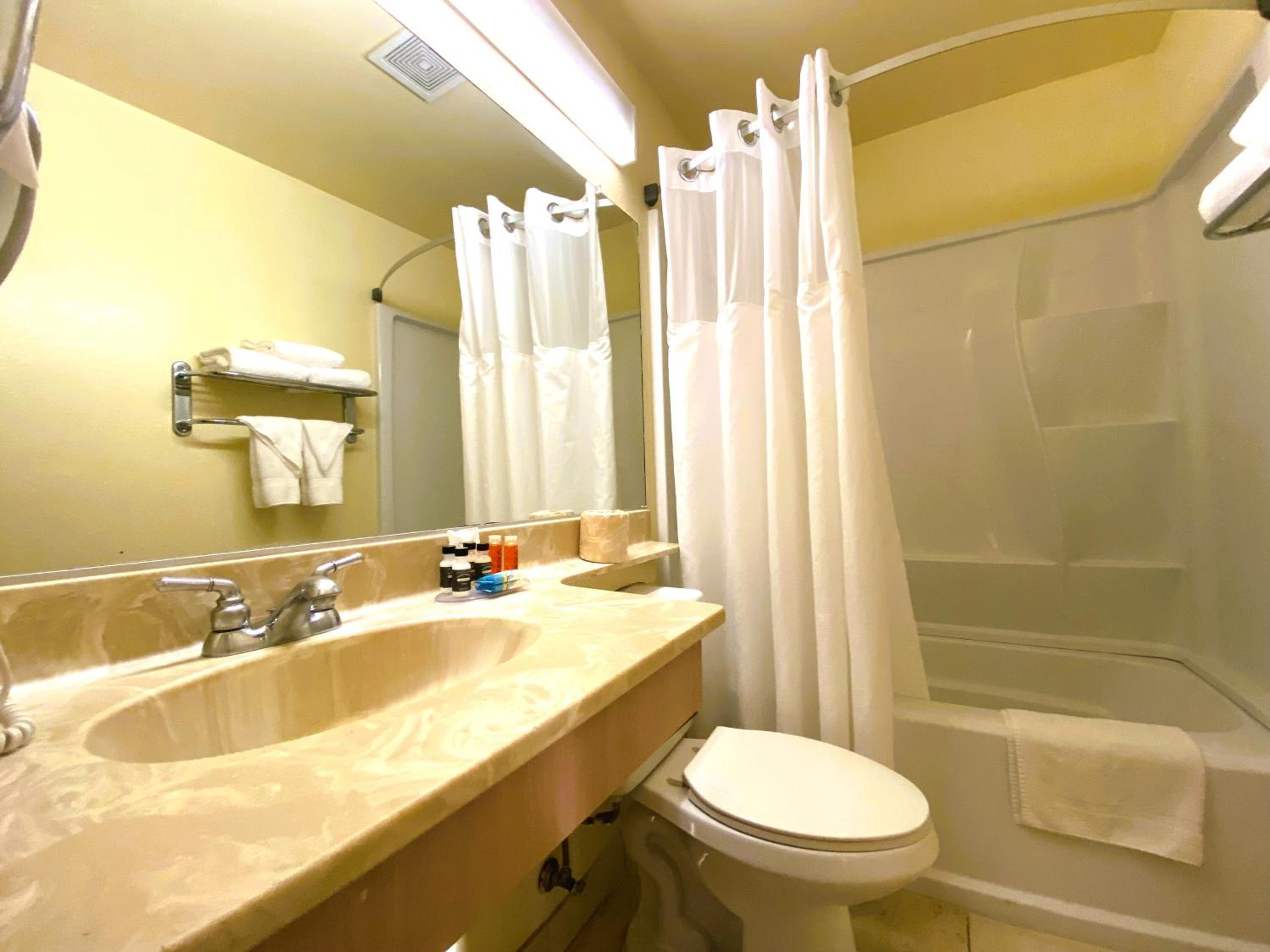 Ramada by Wyndham Los Angeles/Wilshire Center