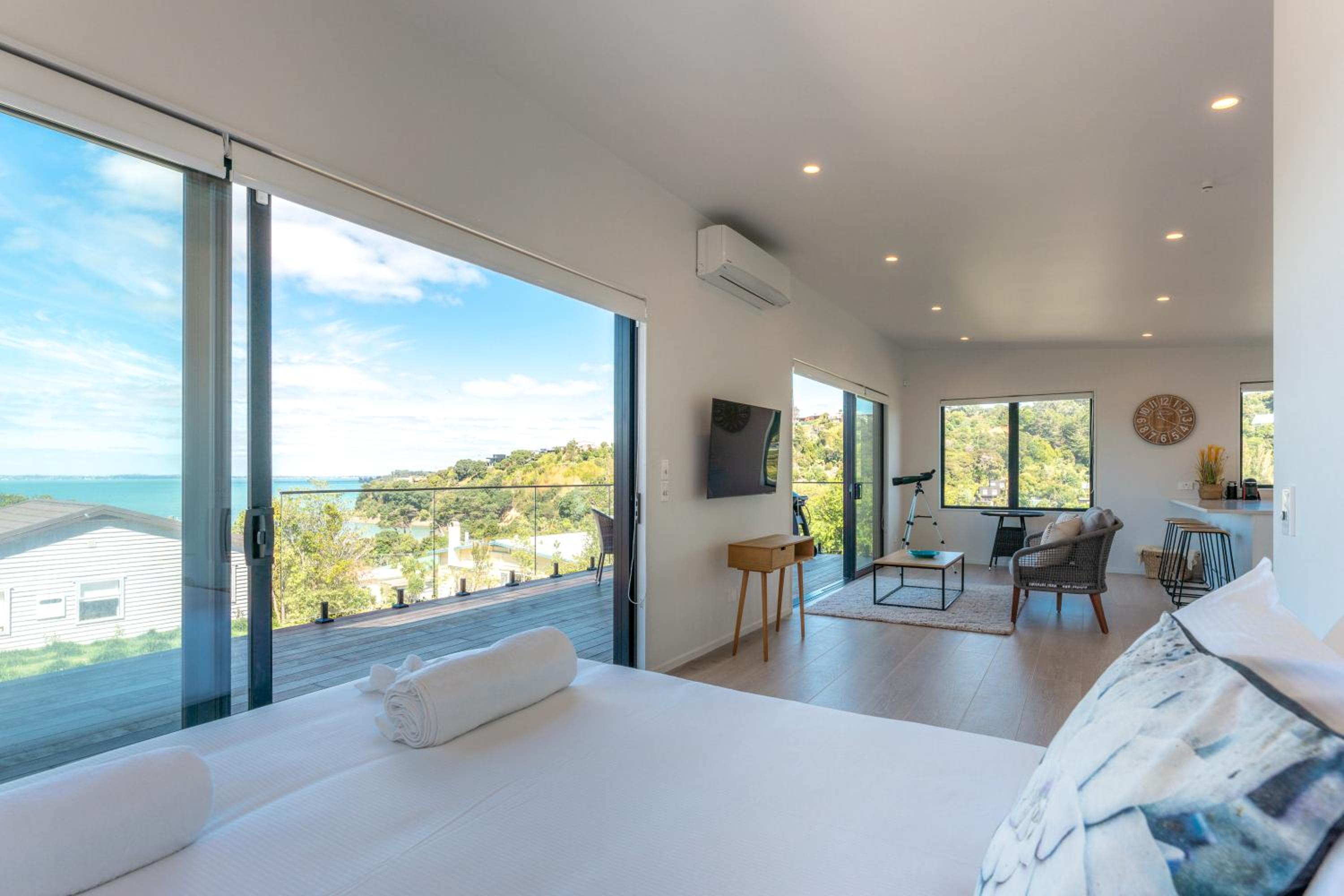 Marama Cottages with ocean views view 5