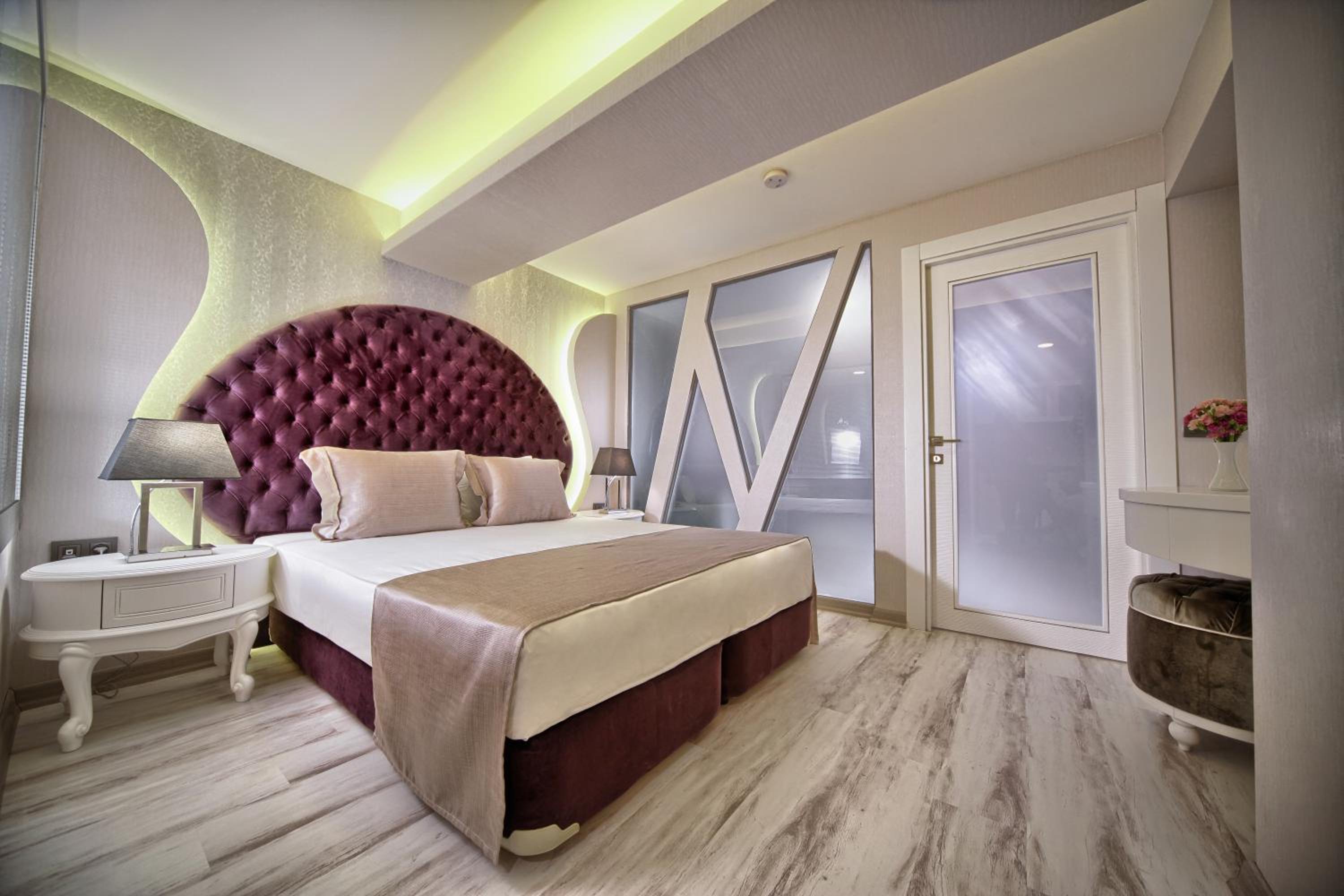 Demonti Hotel - Image 13