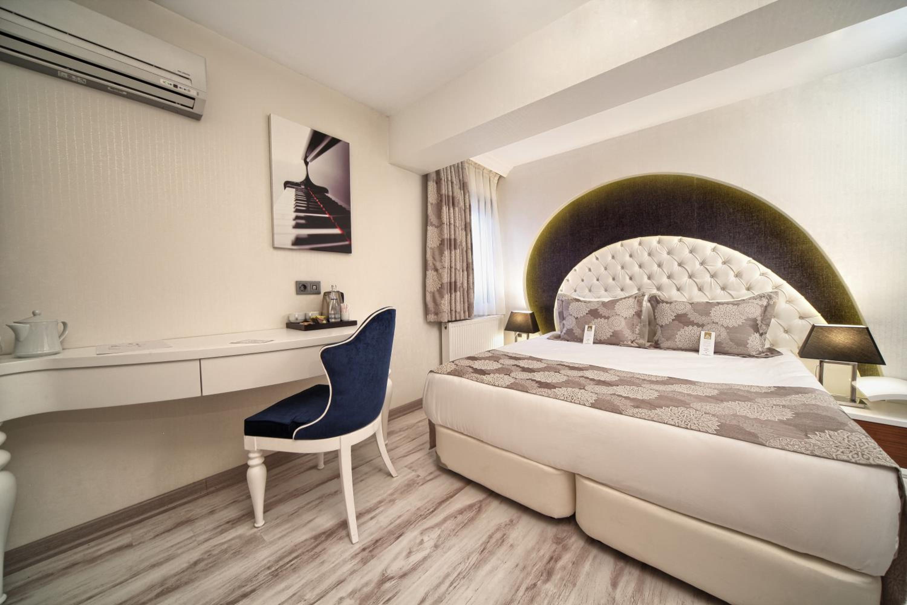 Demonti Hotel - Image 25