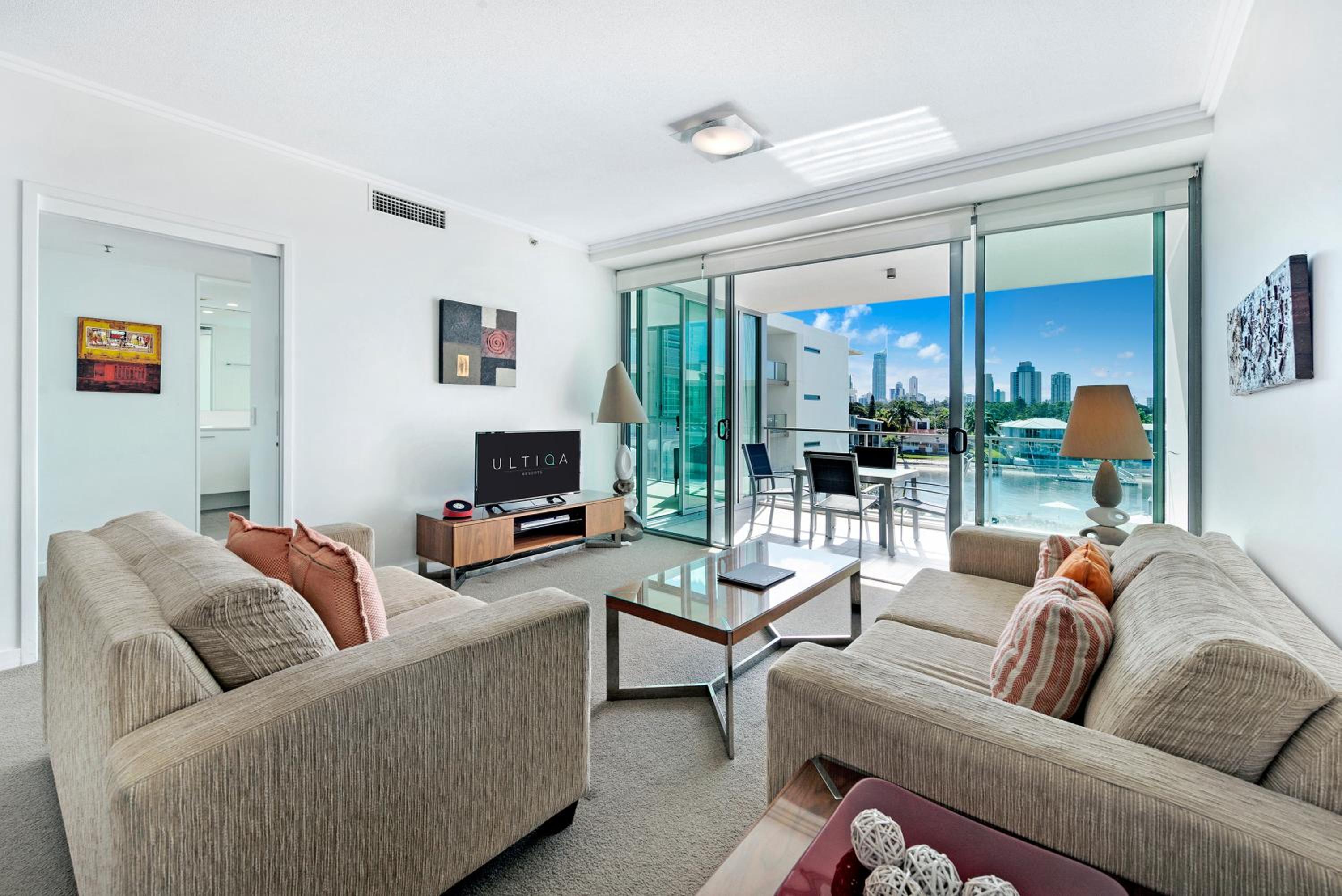ULTIQA Freshwater Point Resort Broadbeach view 4