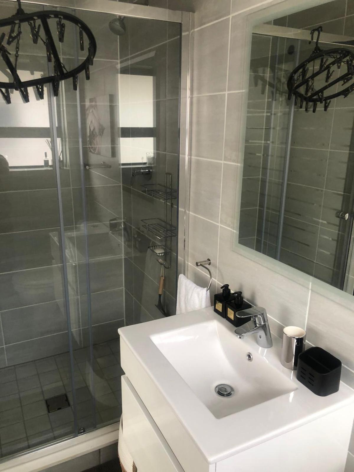 Luxurious Waterfall 1 bedroom Condo With Free Uncapped Wifi view 5