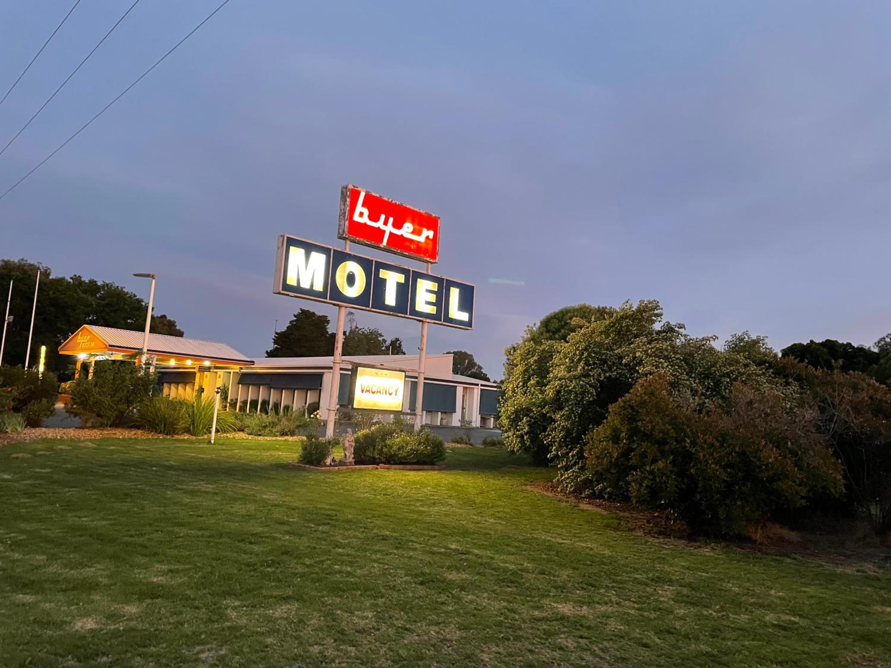 Byer Fountain Motor Inn