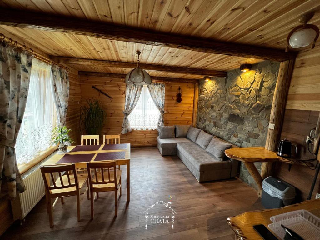 Bieszczady Noclegi "Muzyczna Chata" view 5