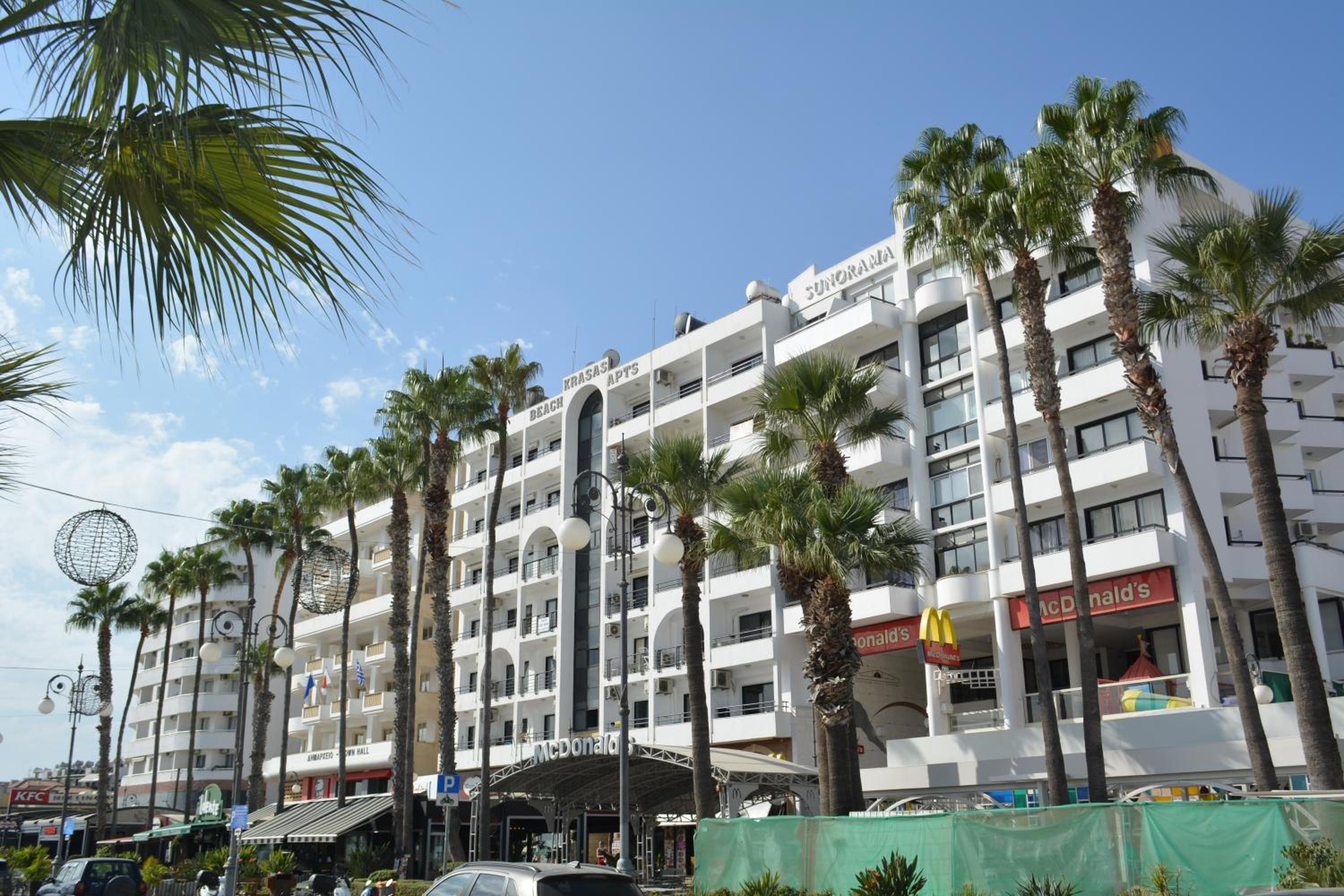 Les Palmiers Sunorama Beach Apartments