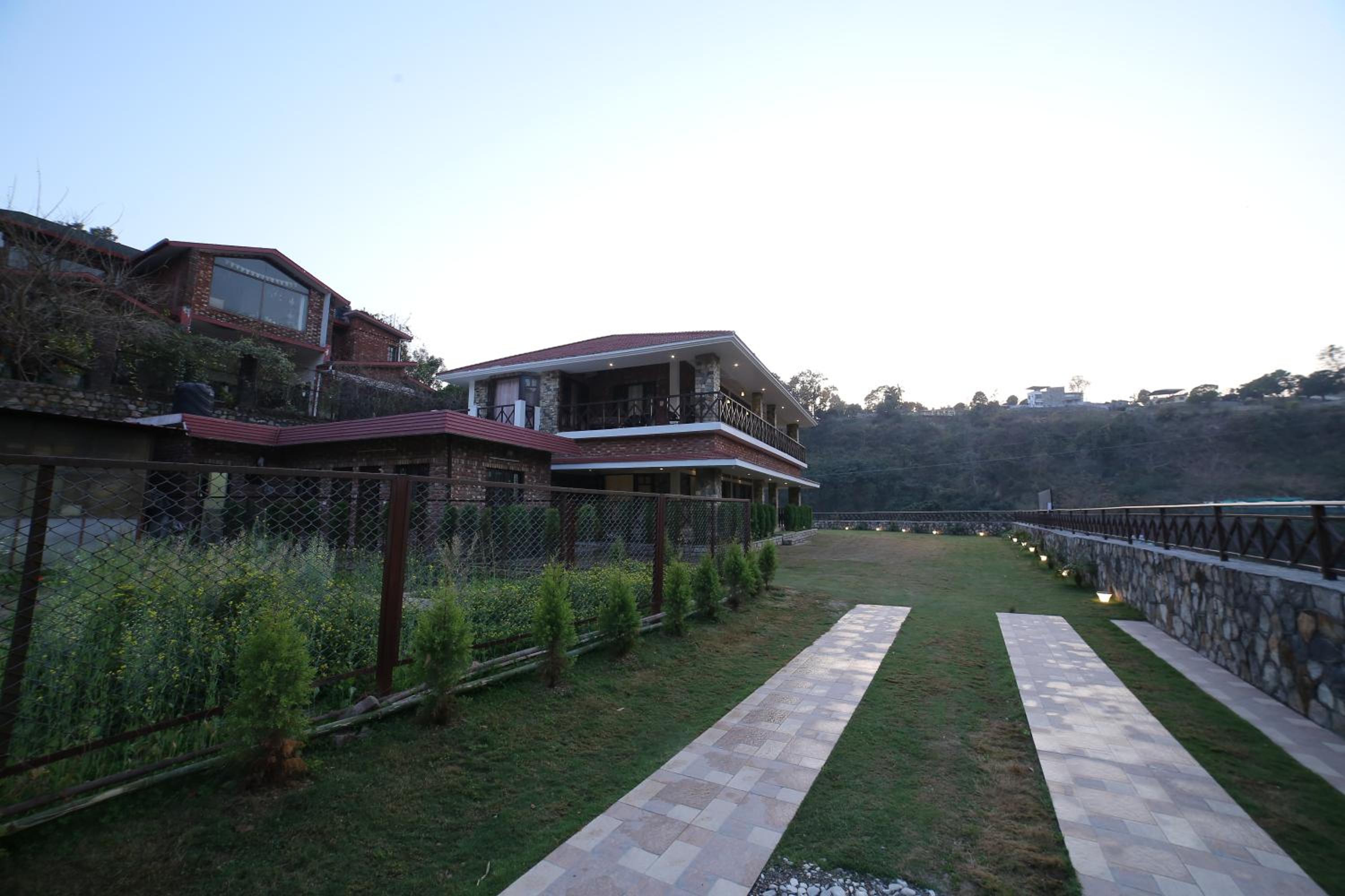 Ghughuti Baasa Home Stay, Dehradun view 4