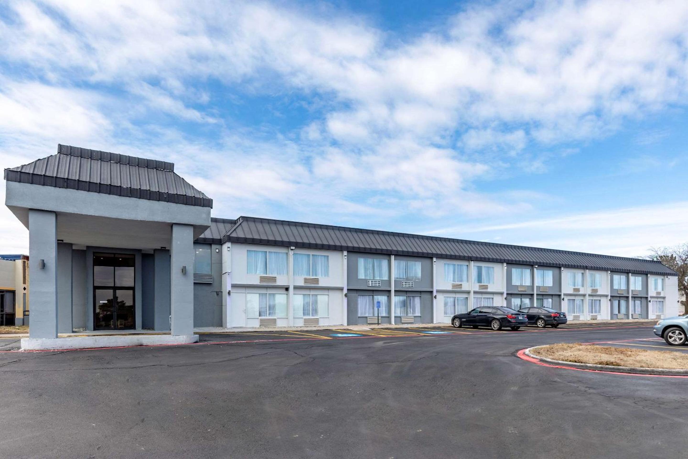 Quality Inn & Suites Sulphur Springs view 2