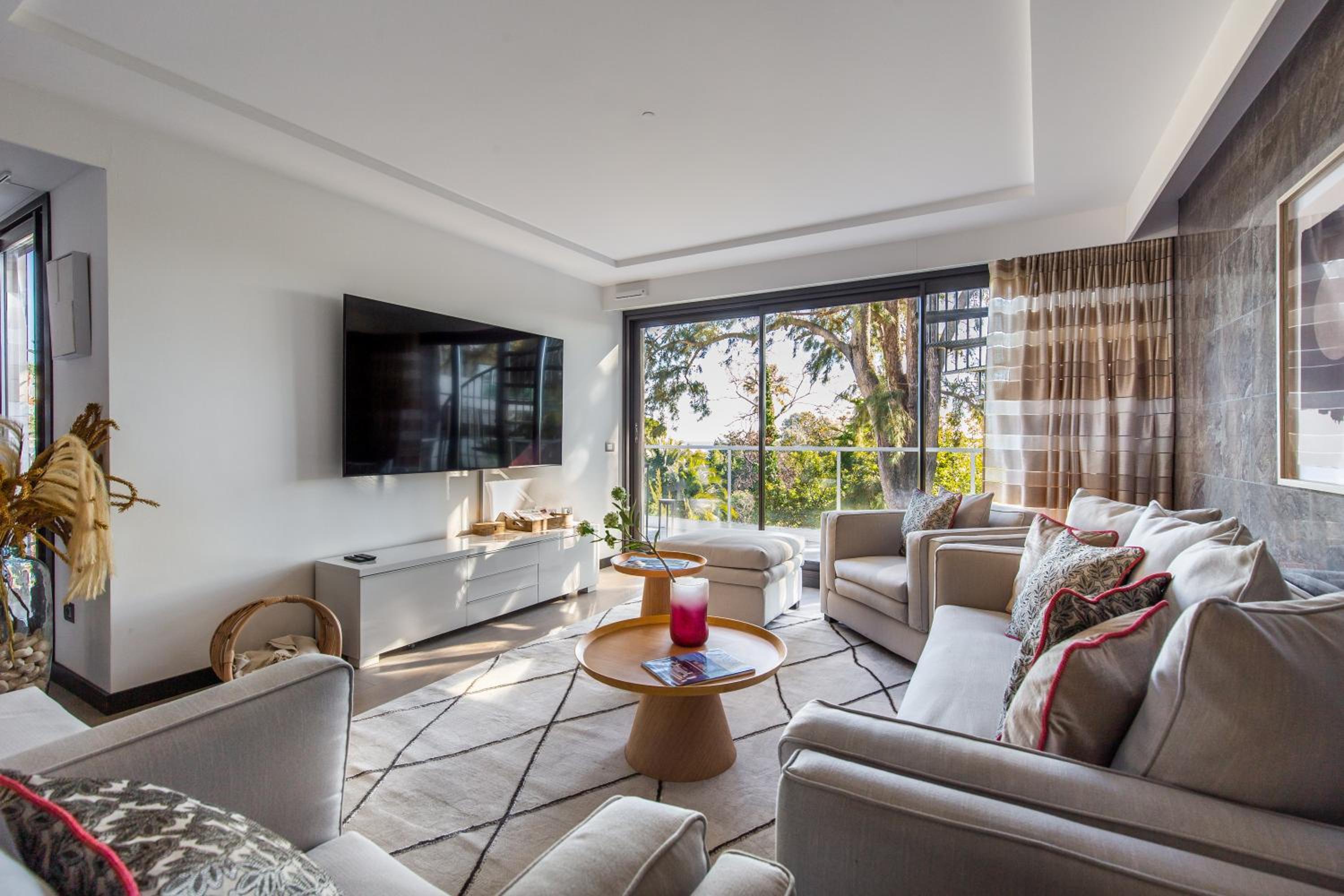 Luxury Apartments Jardins d'ARLIAS by Sweett