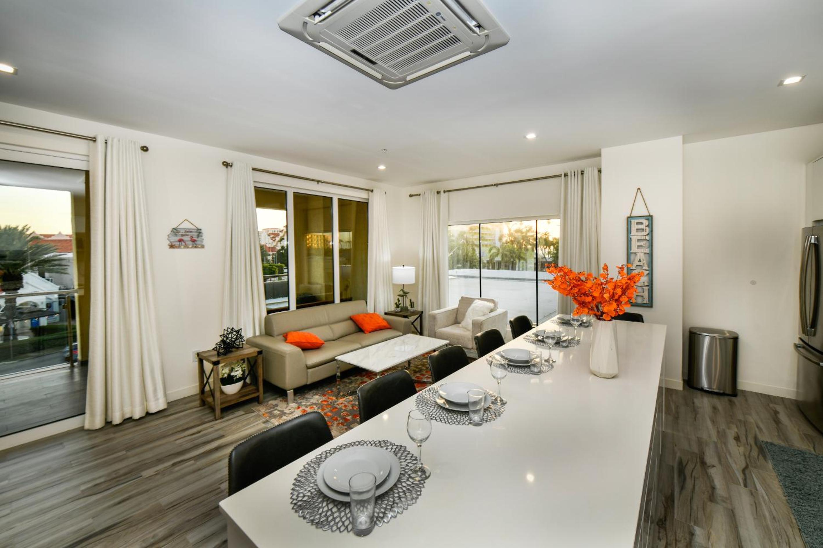 Cove 101 J.E. Irausquin Blvd 384-A