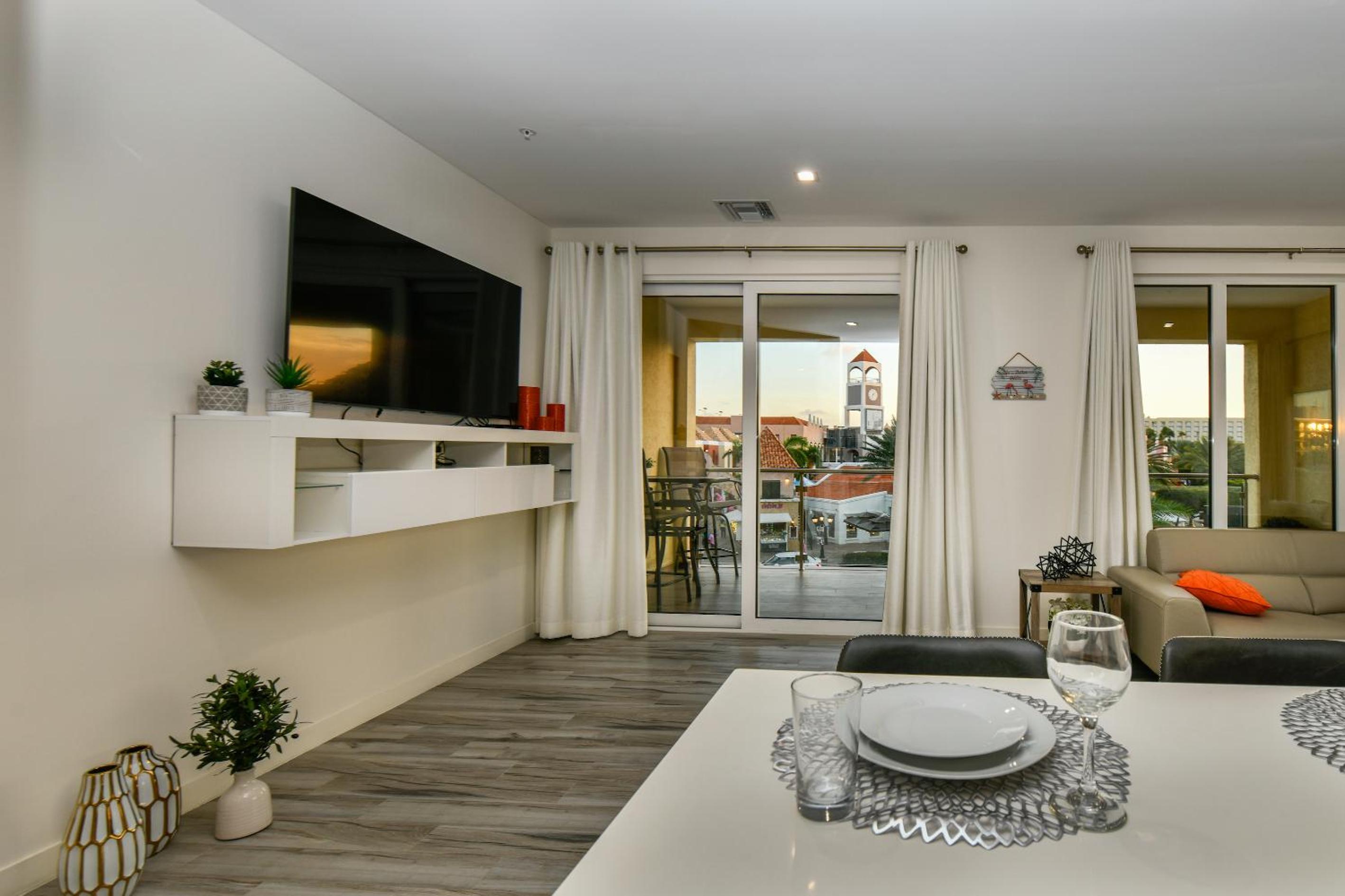 Cove 101 J.E. Irausquin Blvd 384-A
