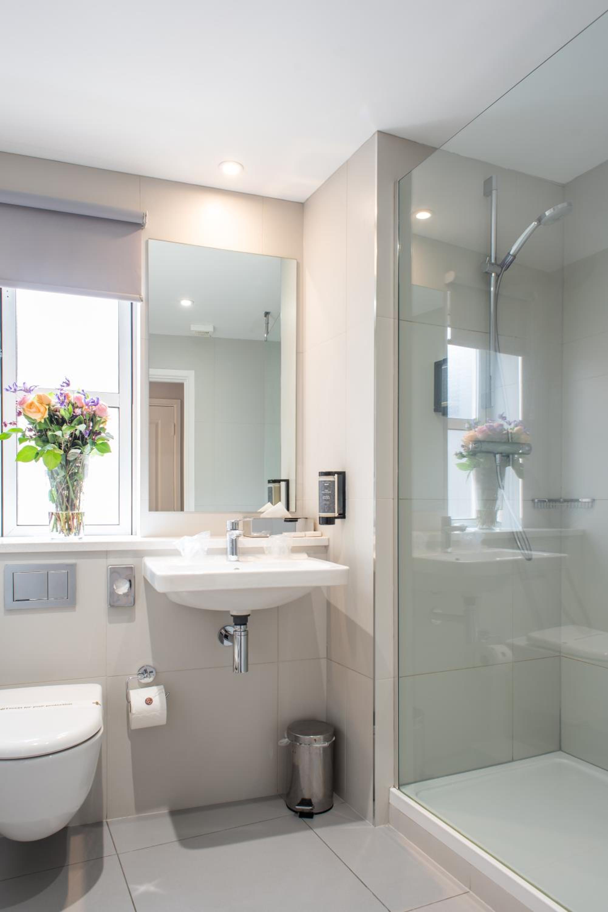 PREMIER SUITES Reading