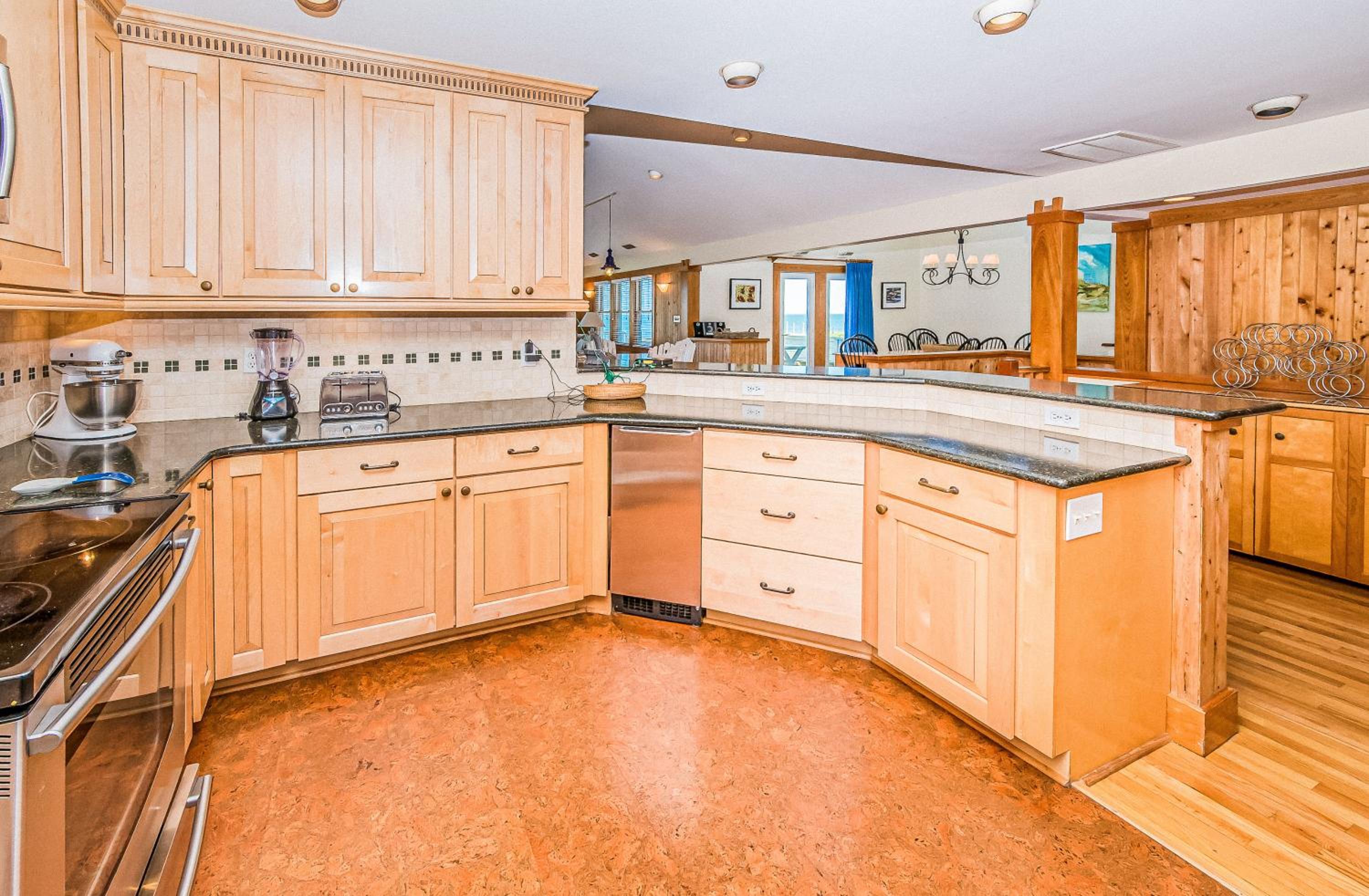 Run-A-Way Bay - Duck, Sanderling, Oceanfront, Ocean View, Hot Tub, Community Pool, Tennis