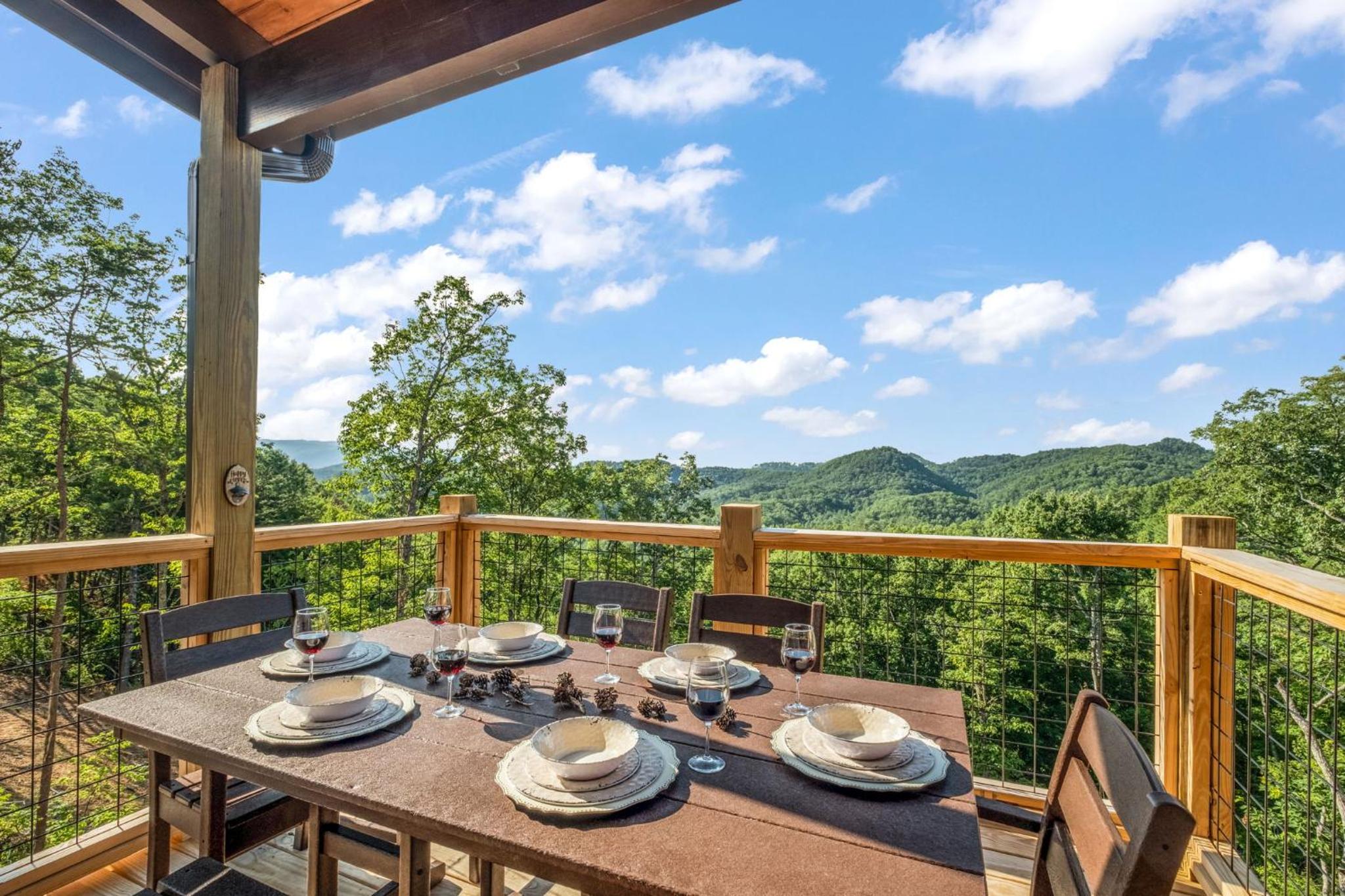 New / 3 King Suites / Sleeps12 / View / 5 mi to PF / Hot tub view 2
