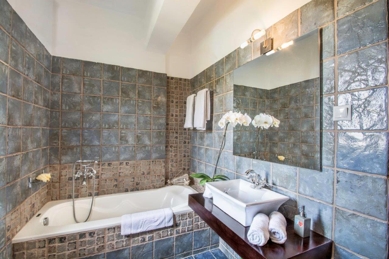 Villa Kalithea - Elegant Secluded Villa